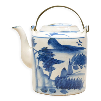 Ancient Chinese porcelain teapot