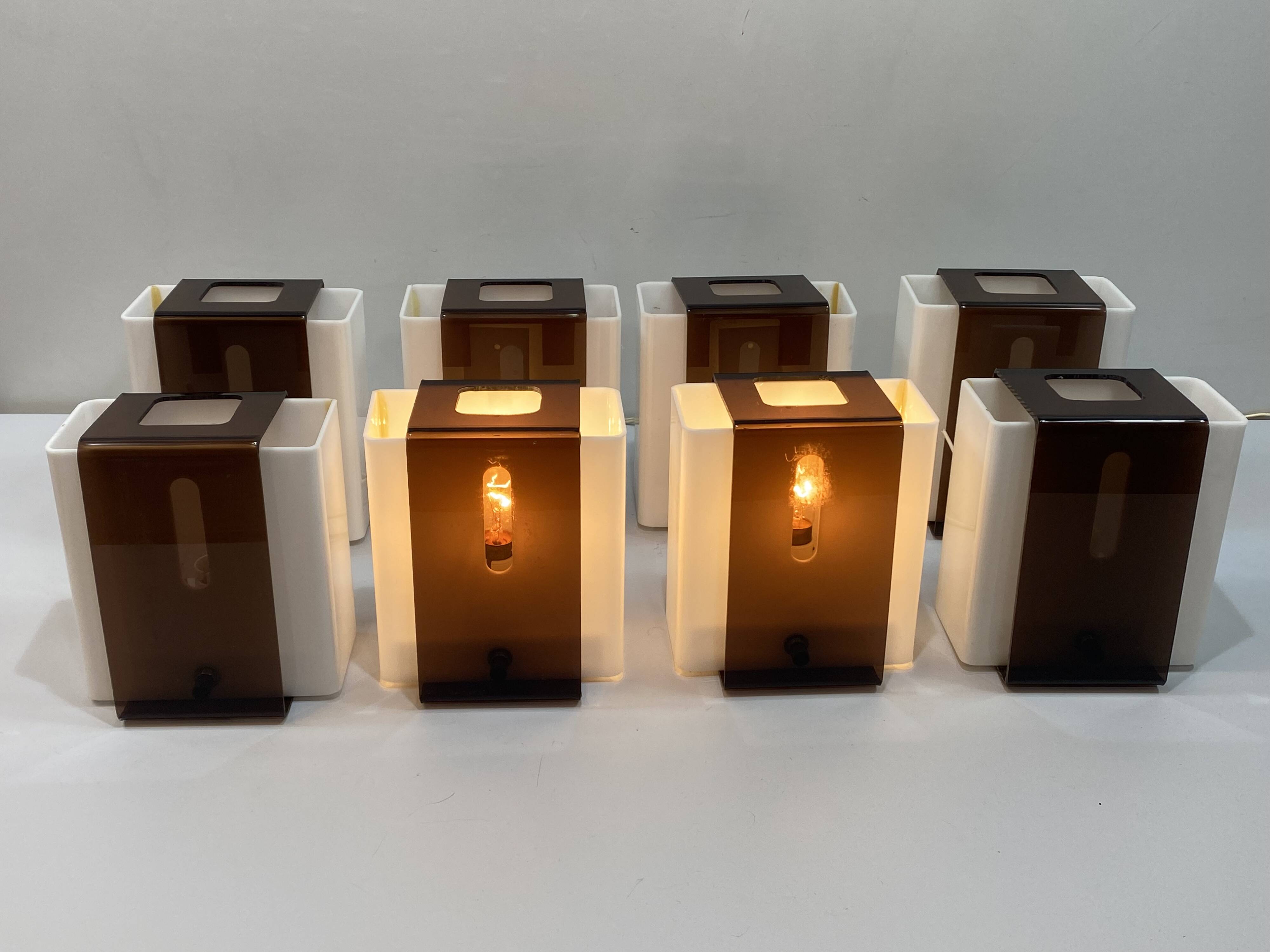 Lot de 8 appliques space âge plexiglass - applique space âge 1960