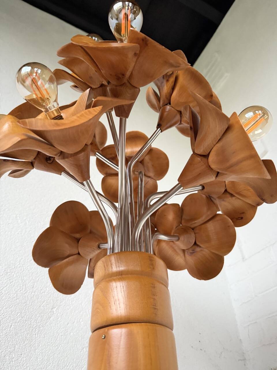 Ornamental floor lamp with "flower" patterns from the 1970s.
