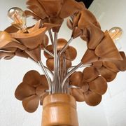 Lampadaire en orme motifs « fleurs », années 70