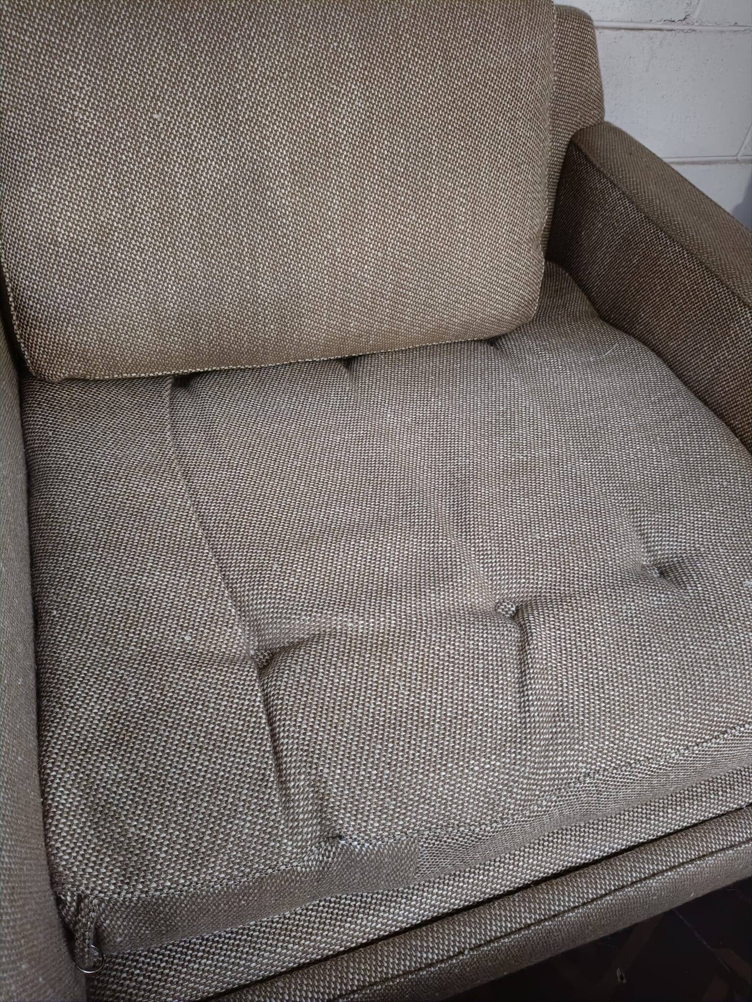 Paire de fauteuils des années 1960