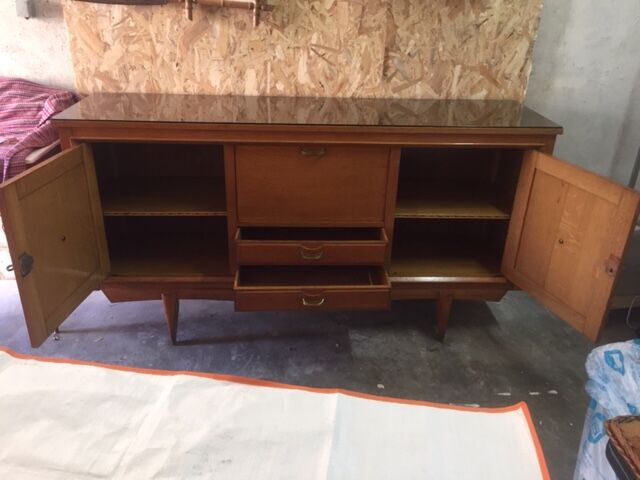 Buffet low foot compass