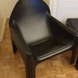 Lot by Gae Aulenti for Kartell: 2 Armchairs 4794 + 1 Table 4894