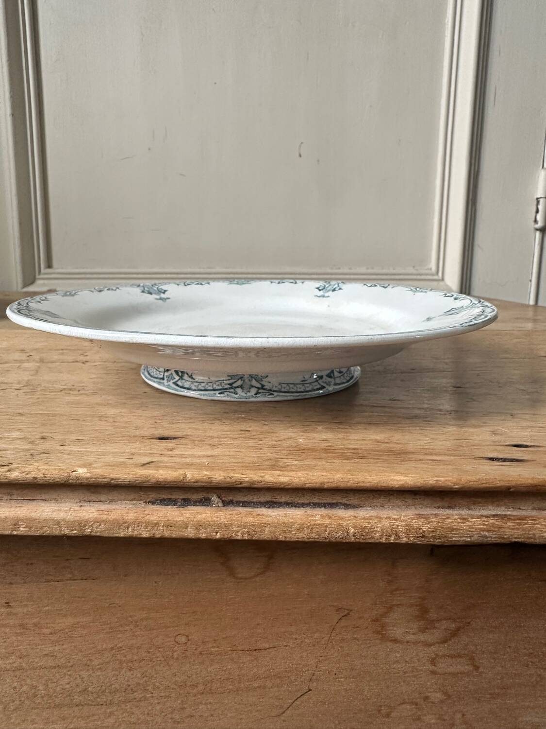 Footed dish, Creil and Montereau 1