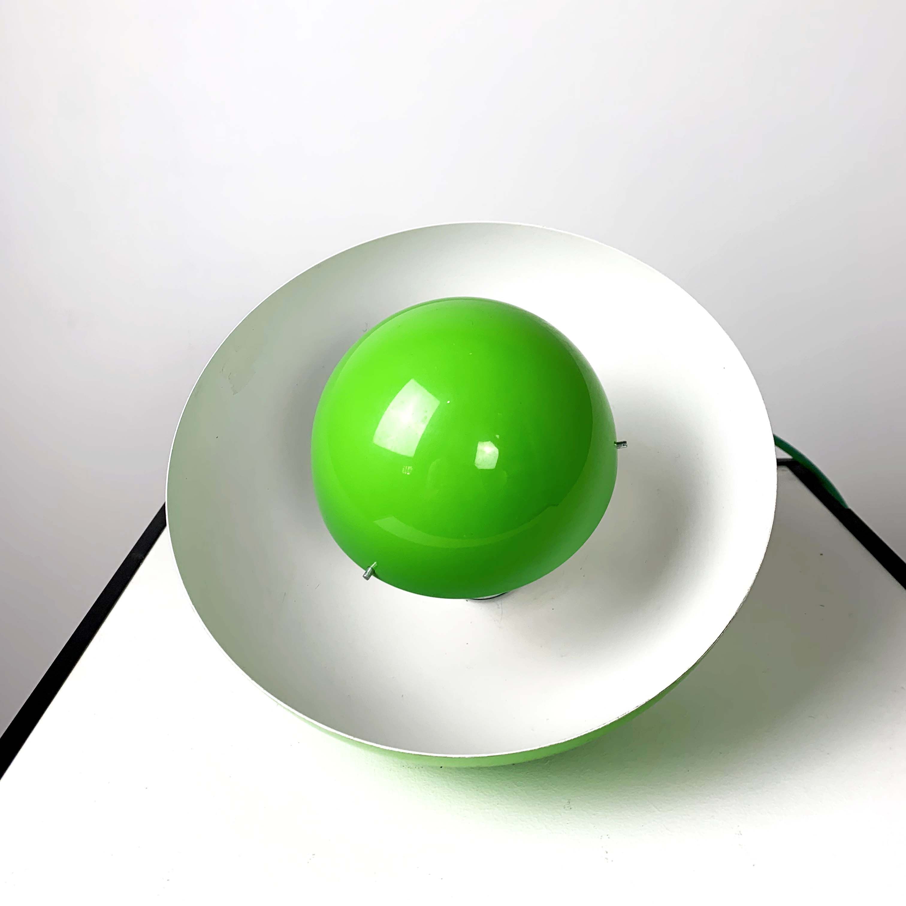 Green flowerpot hanging lamp by Verner Panton