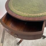 Table d’appoint ancienne sur roulettes en acajou et cuir