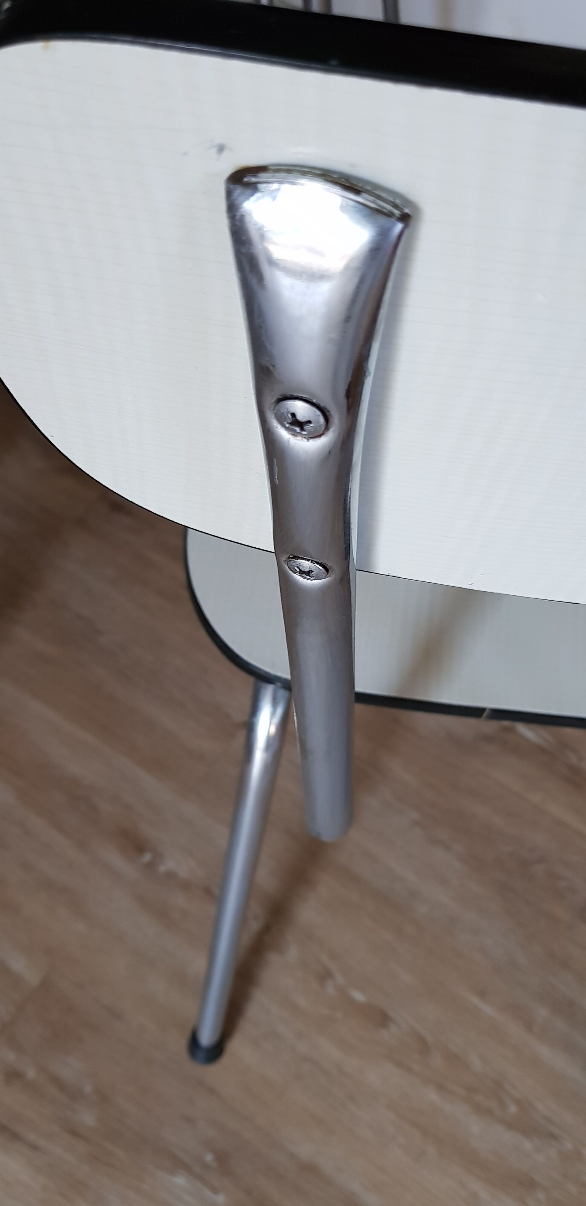 Formica extension table set, 2 chairs and 2 stools