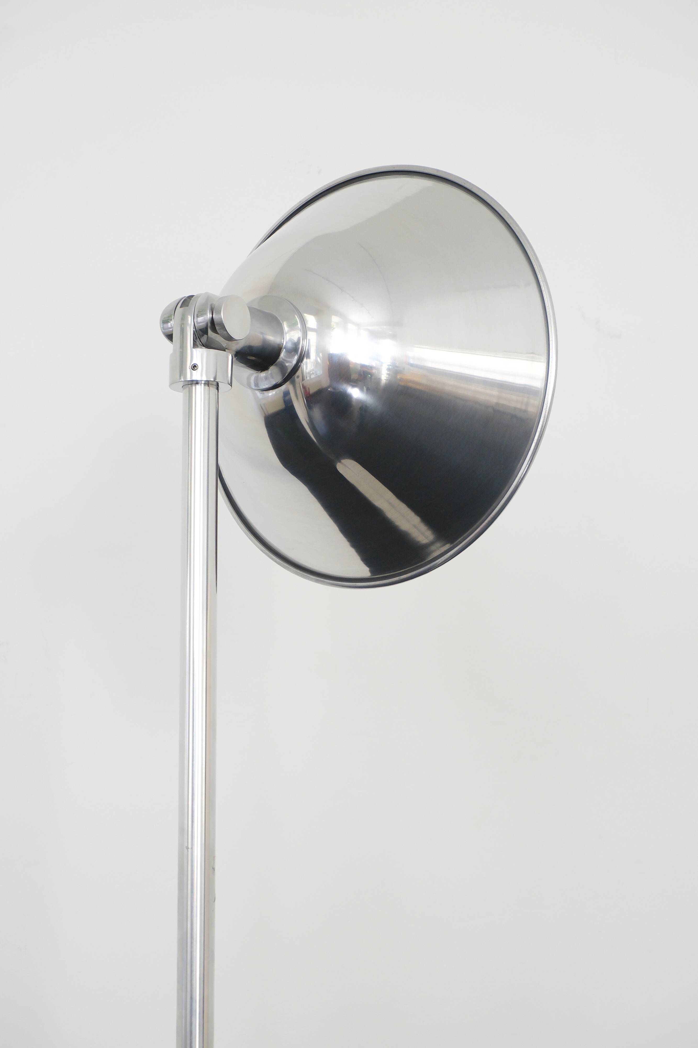 Lampadaire "Gatcpac F" par Josep Torres Clavé / Santa & Cole