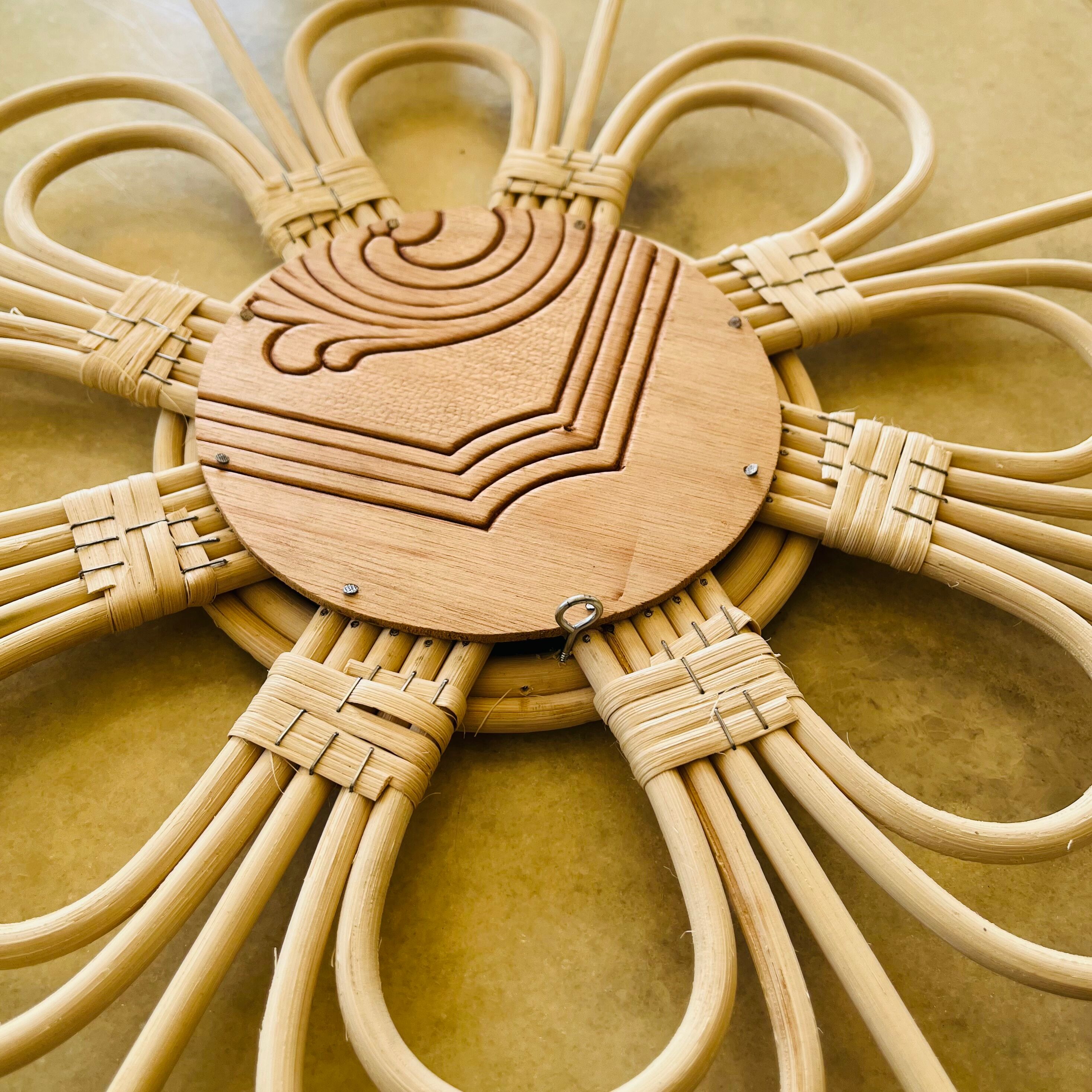 Flower-shaped rattan mirror, 55 cm