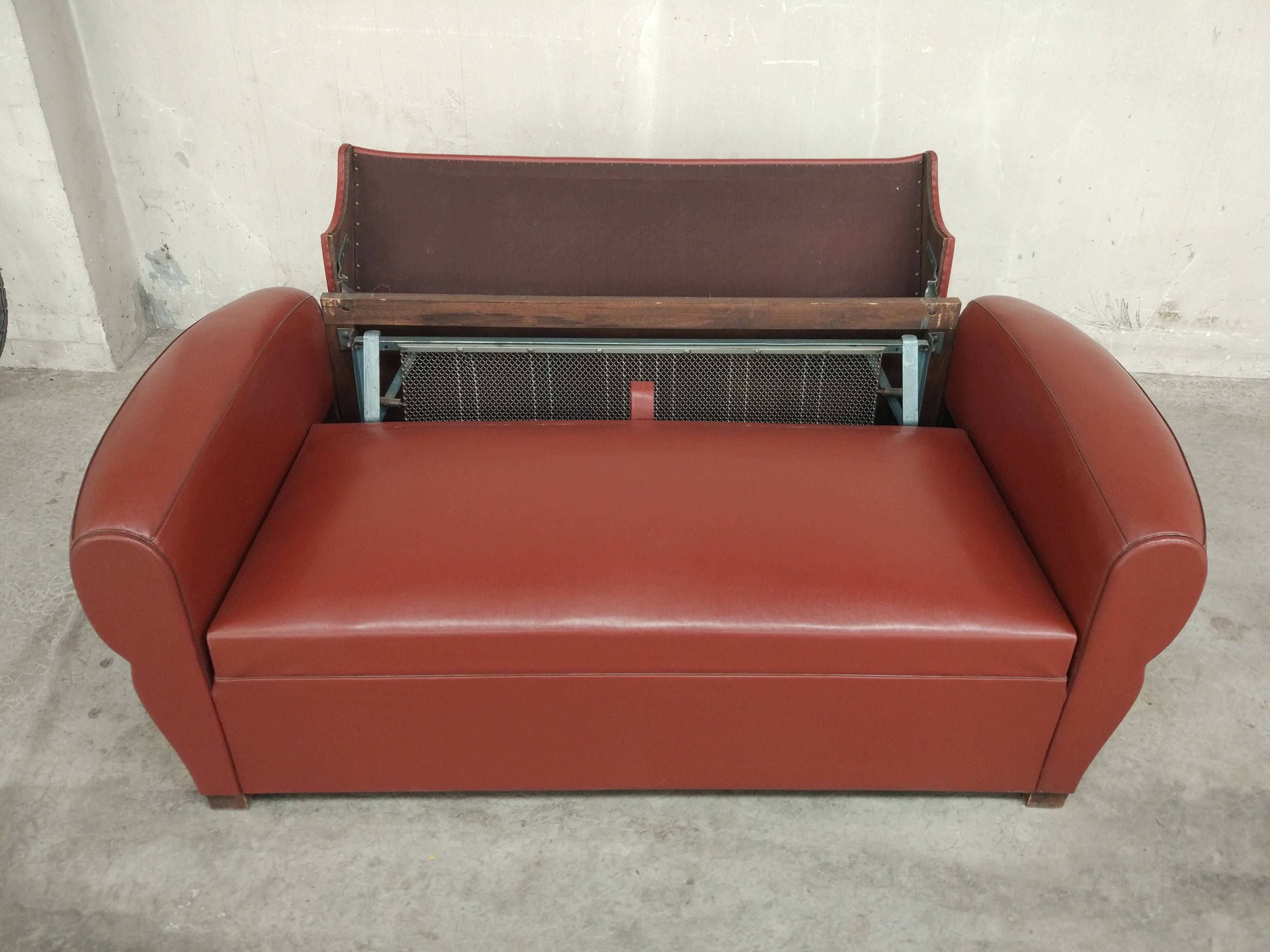 Canapé style club simili cuir 1950