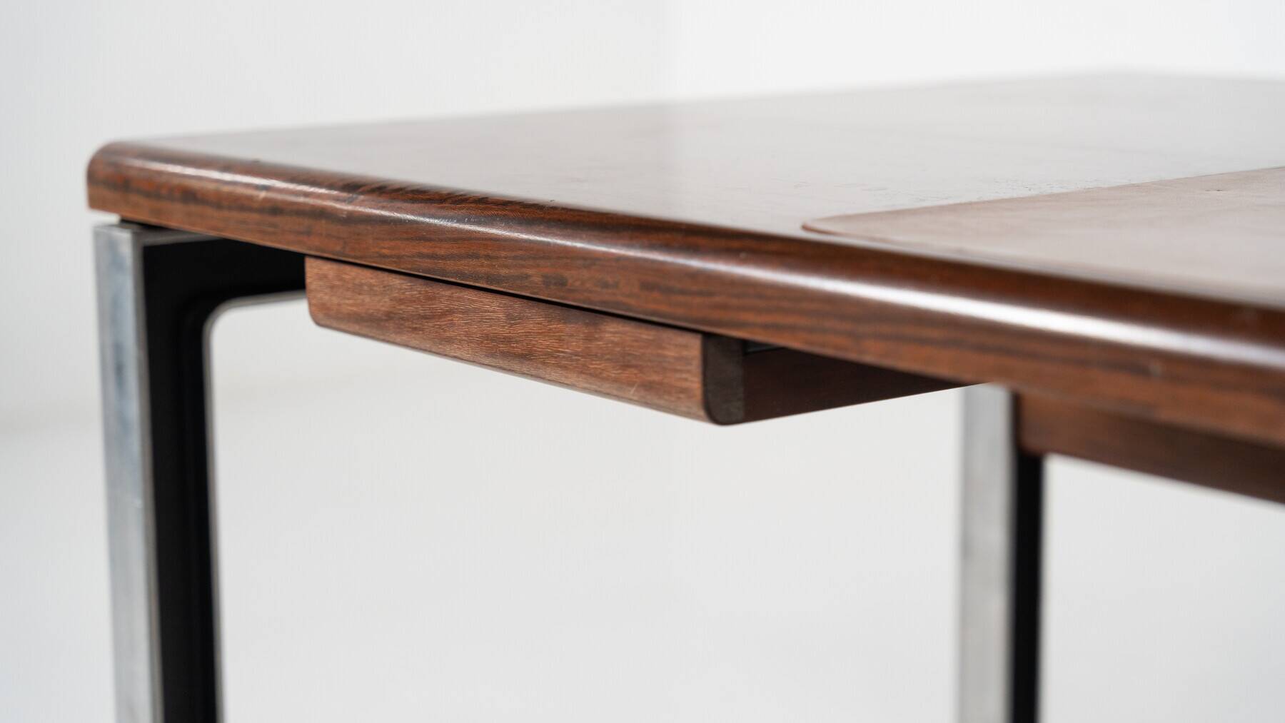 Mid-Century Modern T333 Desk by Oslvado Borsani and Eugenio Gerli for Tecno