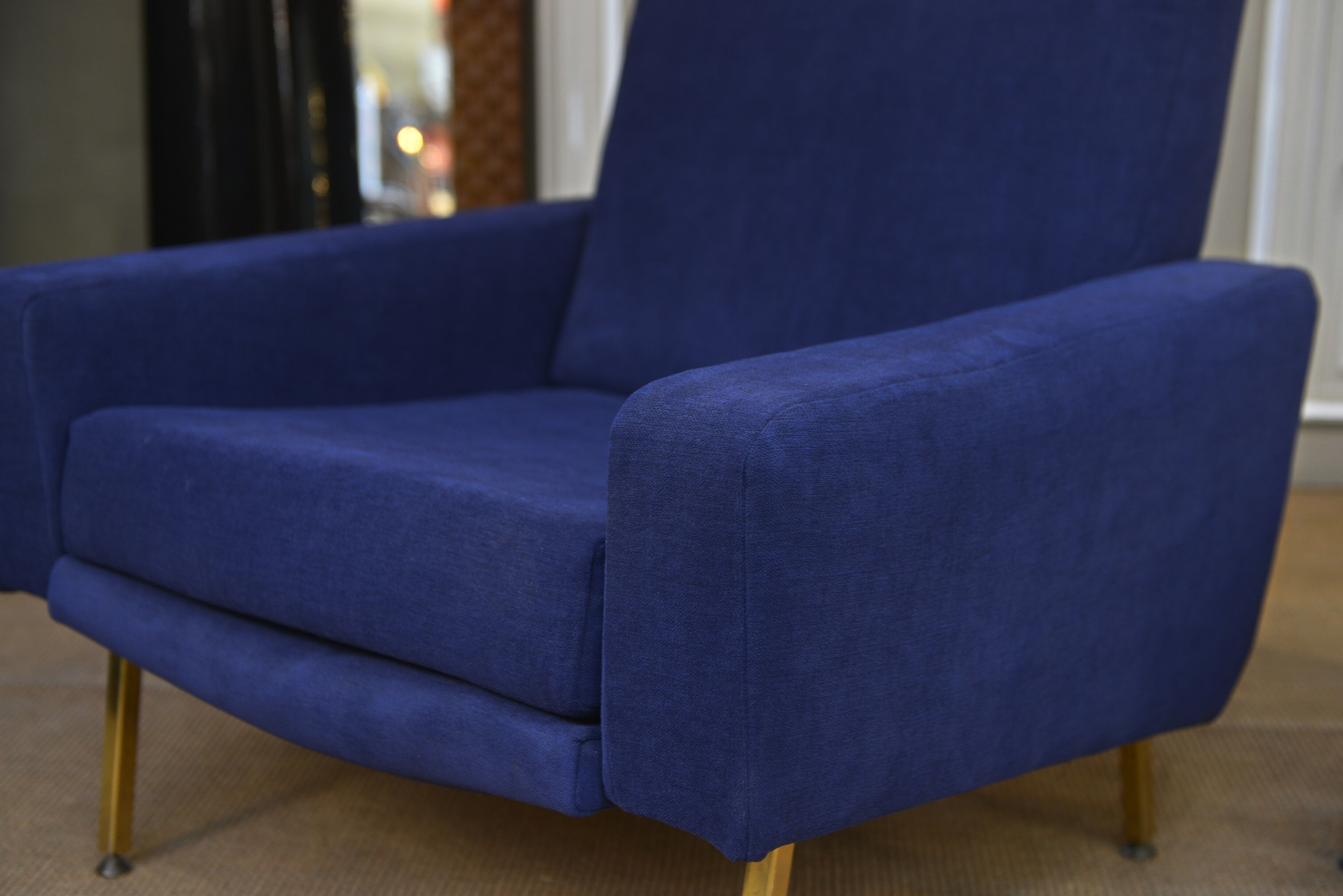 Pair of armchairs and ottoman vintage 1950 in blue velour and brass