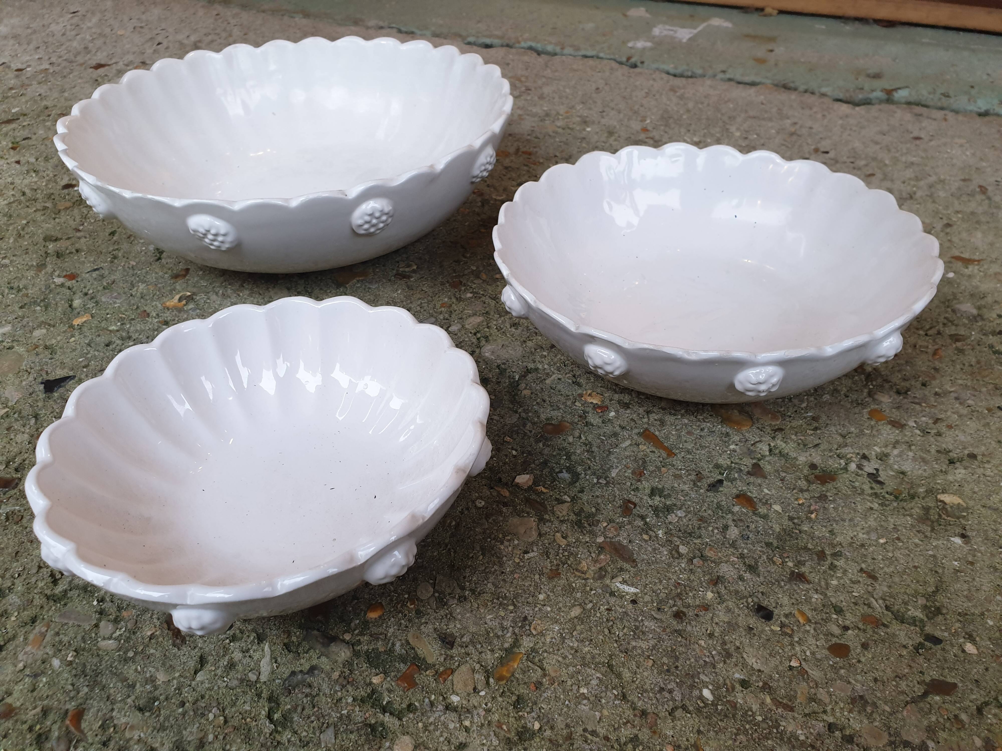 Hollow dishes old salad bowl white earthenware