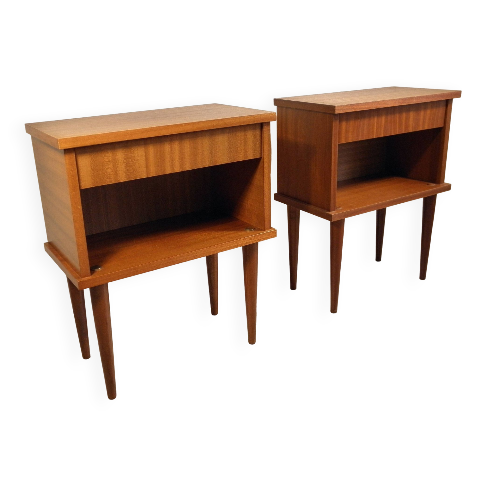 Deux tables de chevet années 60-70