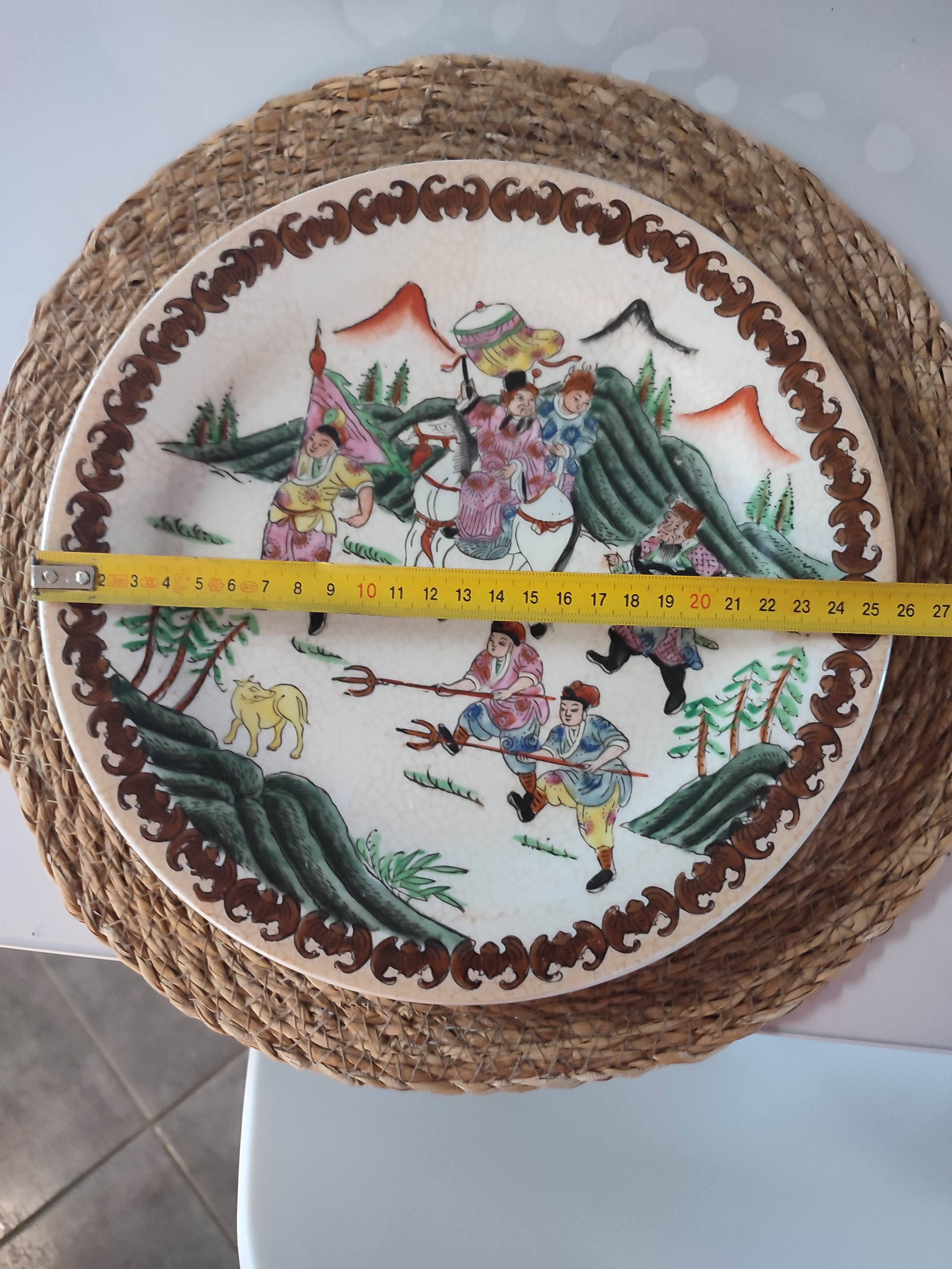 Magnificent vintage decorative plate signed in earthenware with Asian decor.