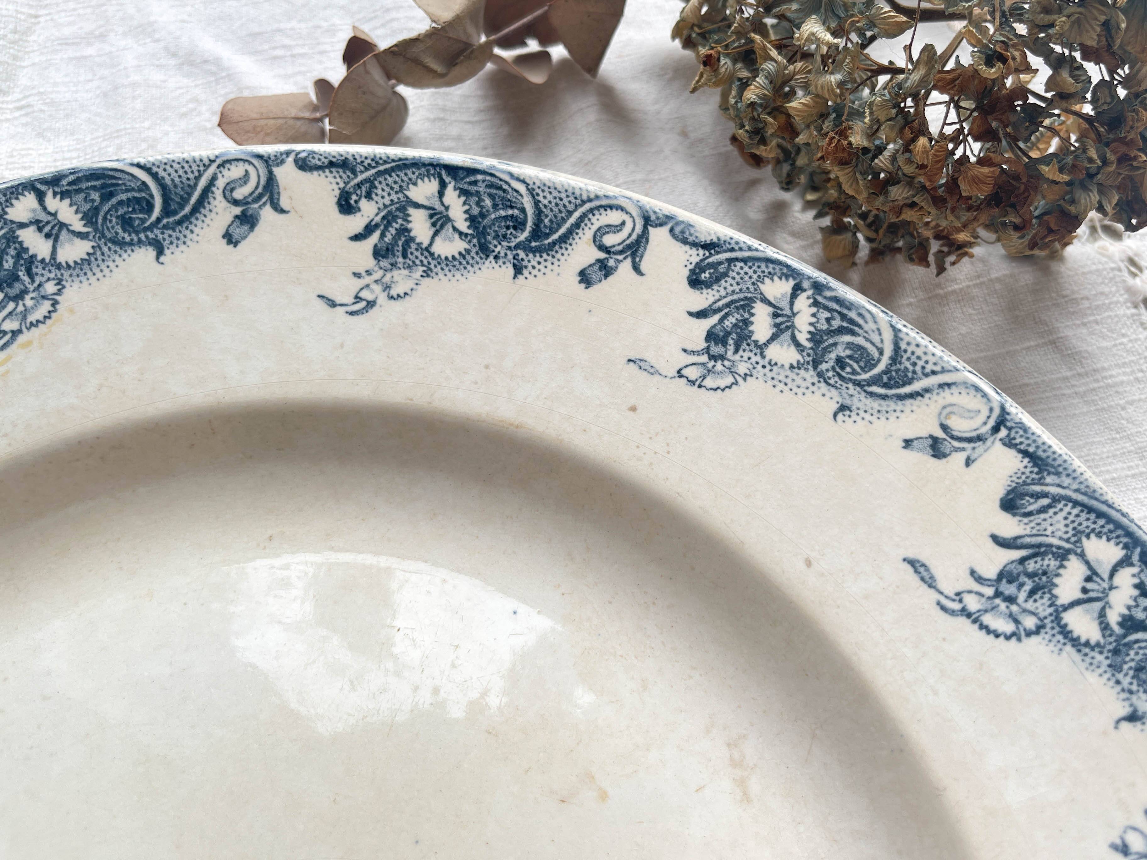 Vintage round dish Terre de fer Aux Lions de Paris model "Perselle" Made in France