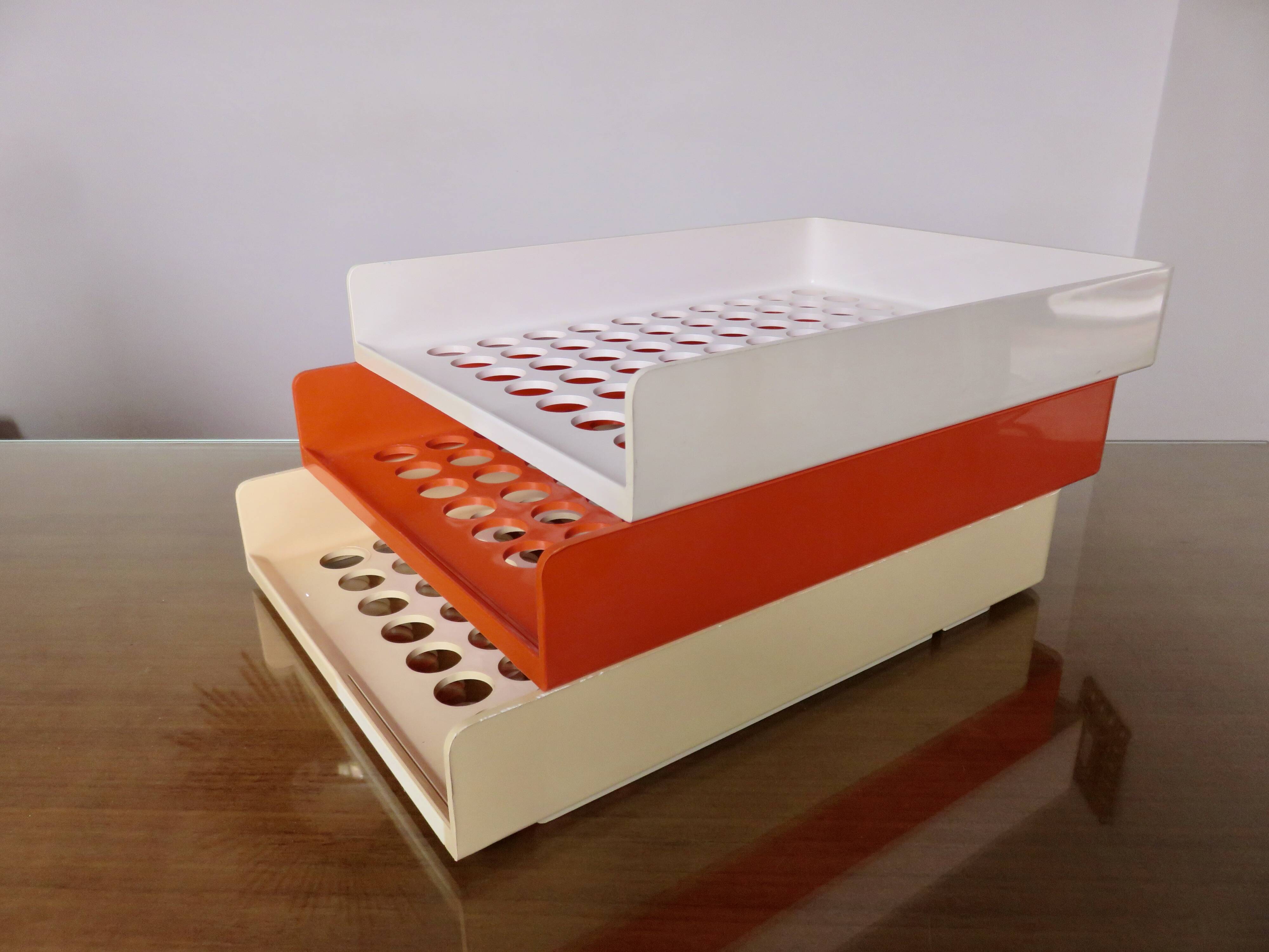 Series of 3 benches, mail storage, Roger TALLON 70s