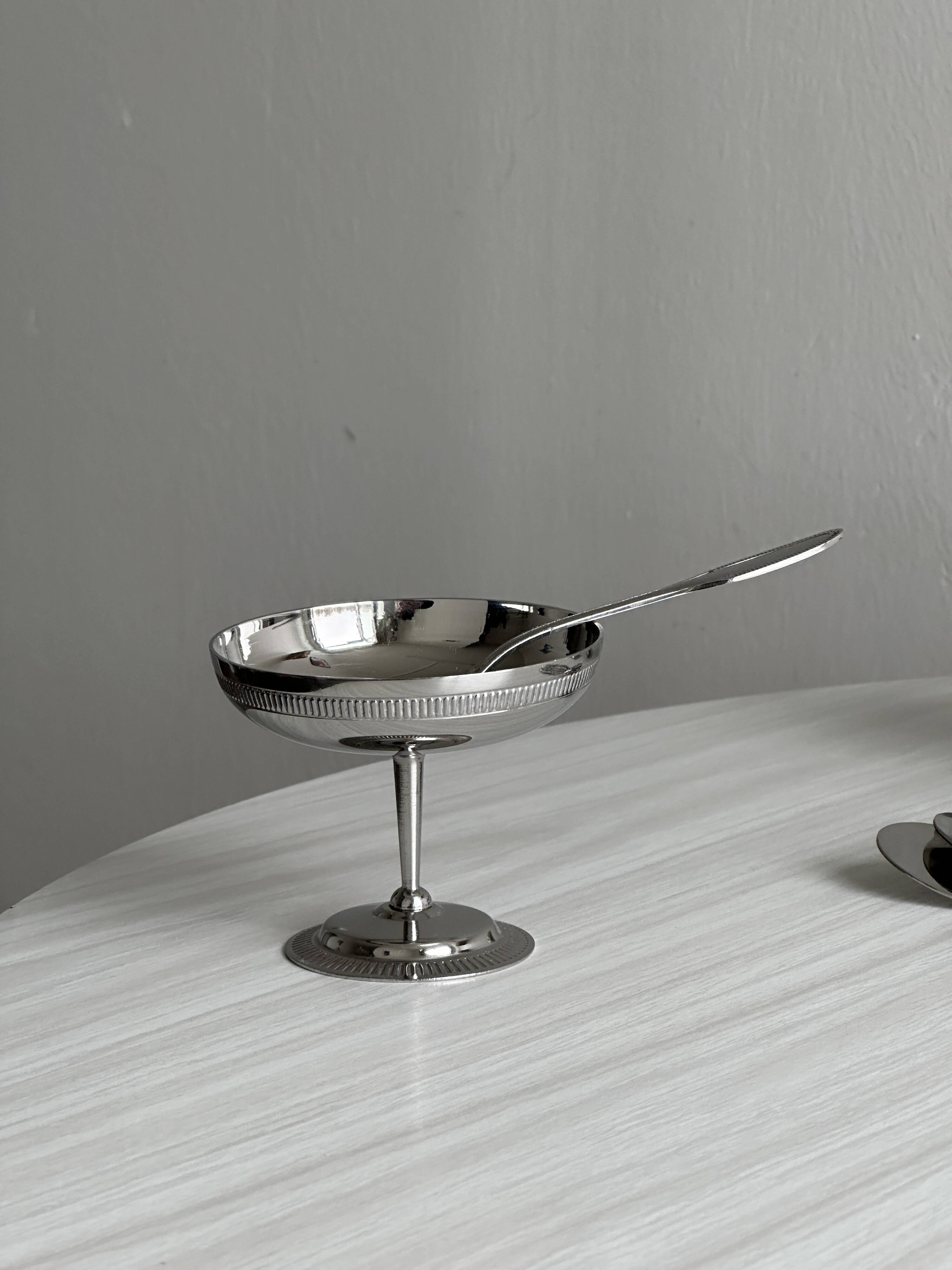 6 coupelles sur pied en inox Letang Remy