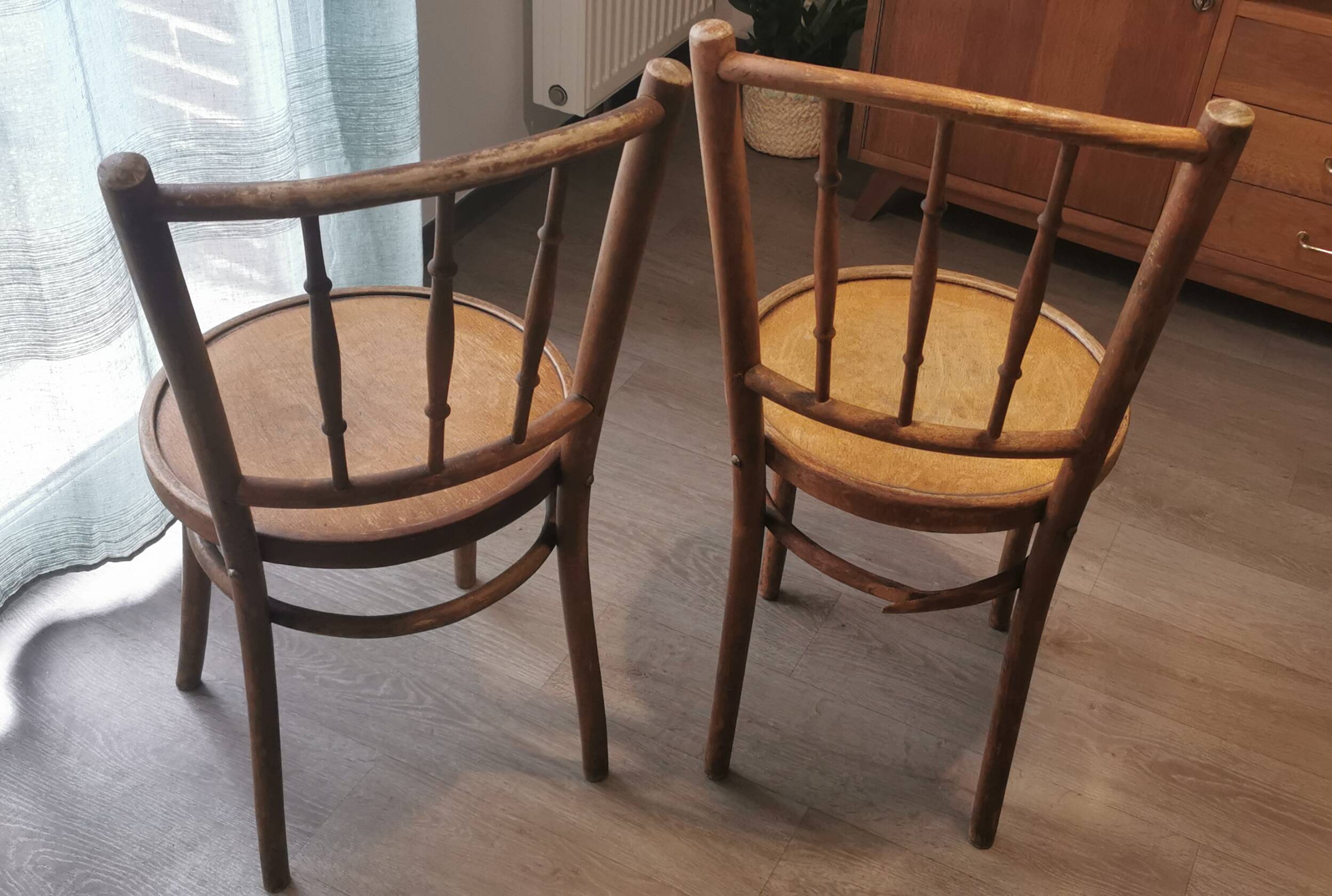 Set of 4 bistro chairs