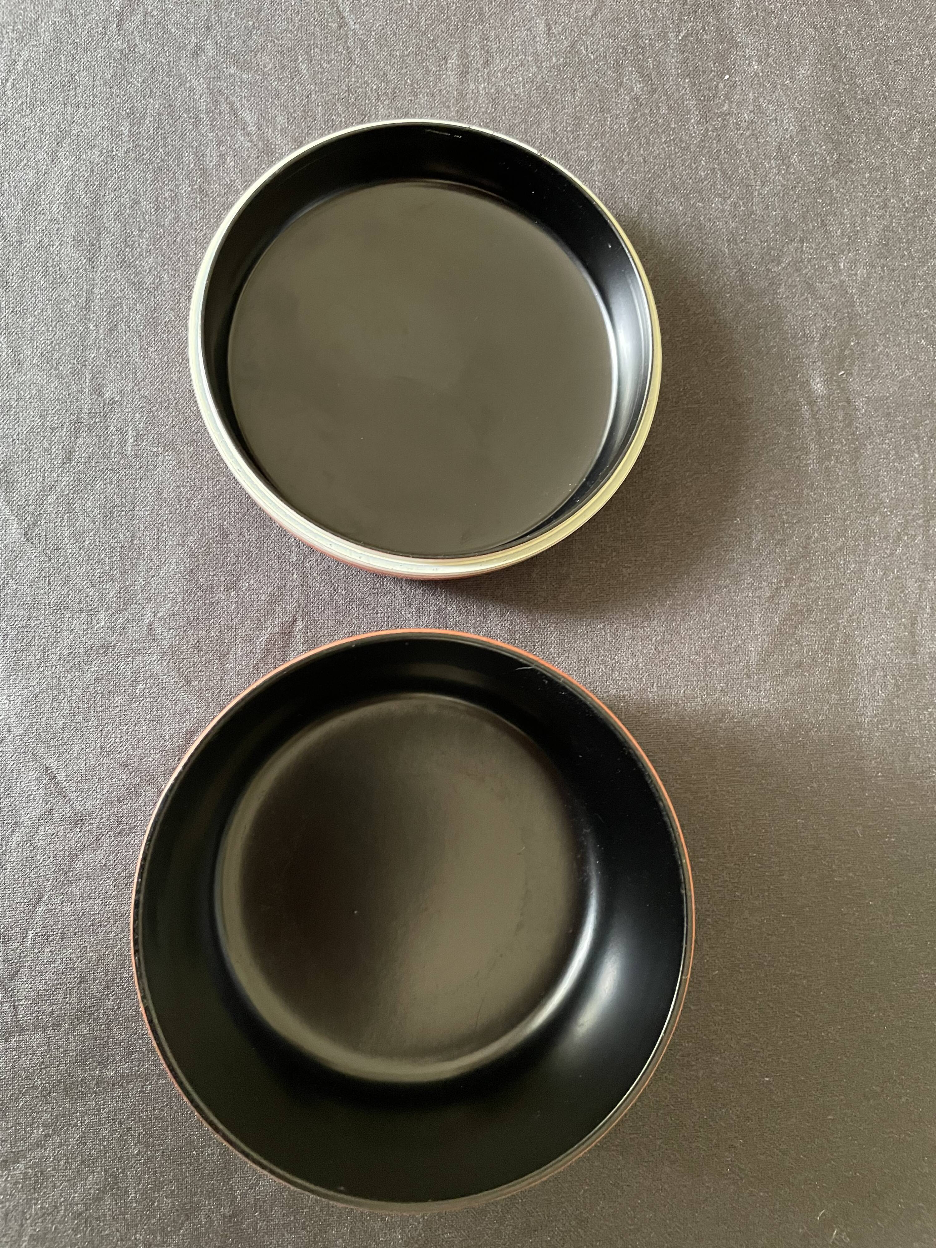 Pull-out boxes in bakelite lacquered 70s