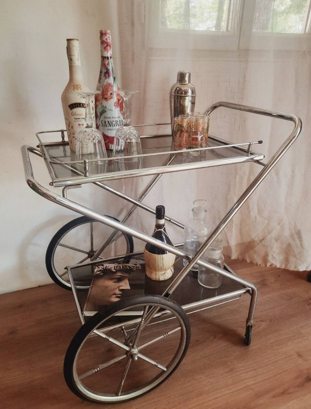 Chrome dessert table