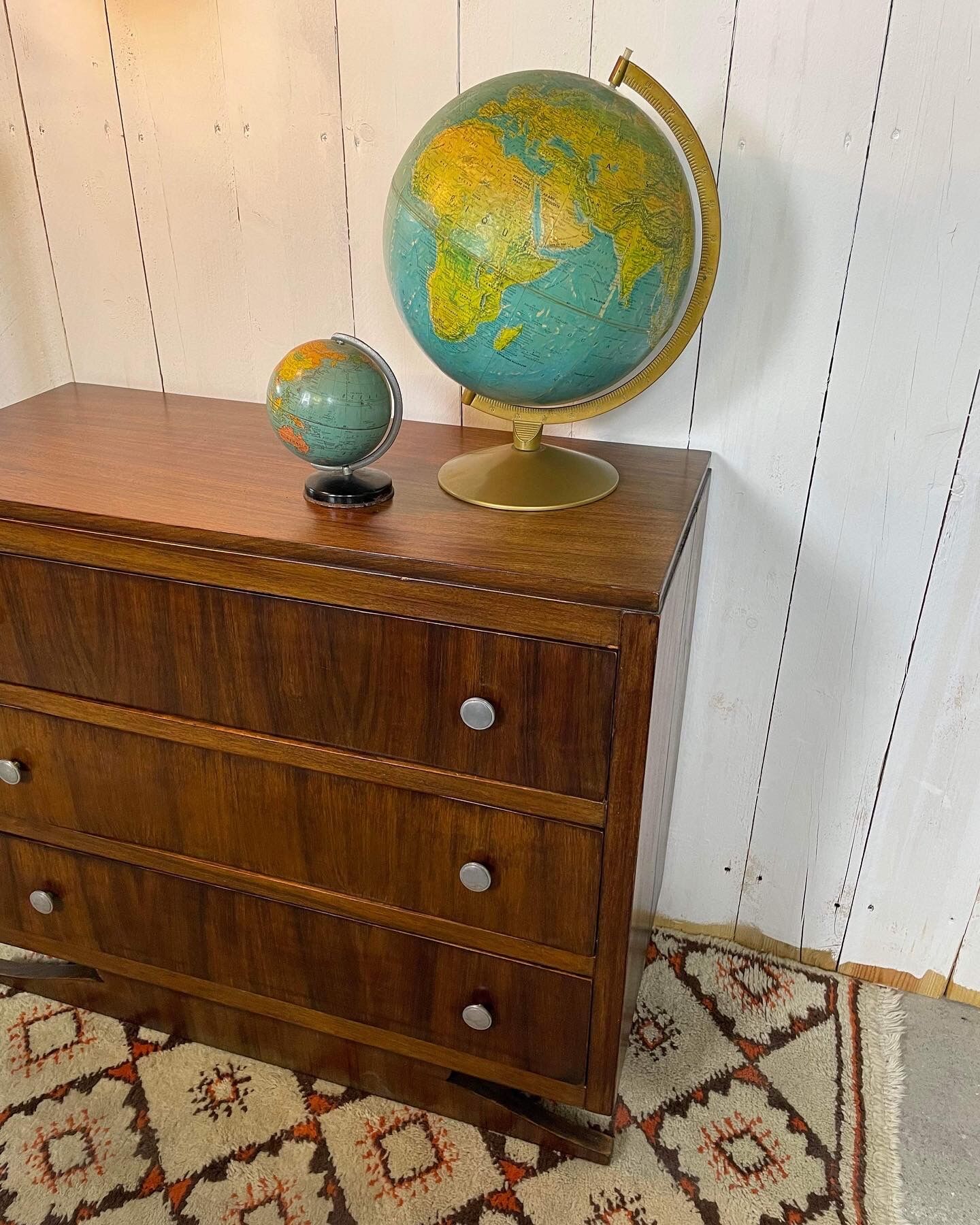 Art deco chest of drawers