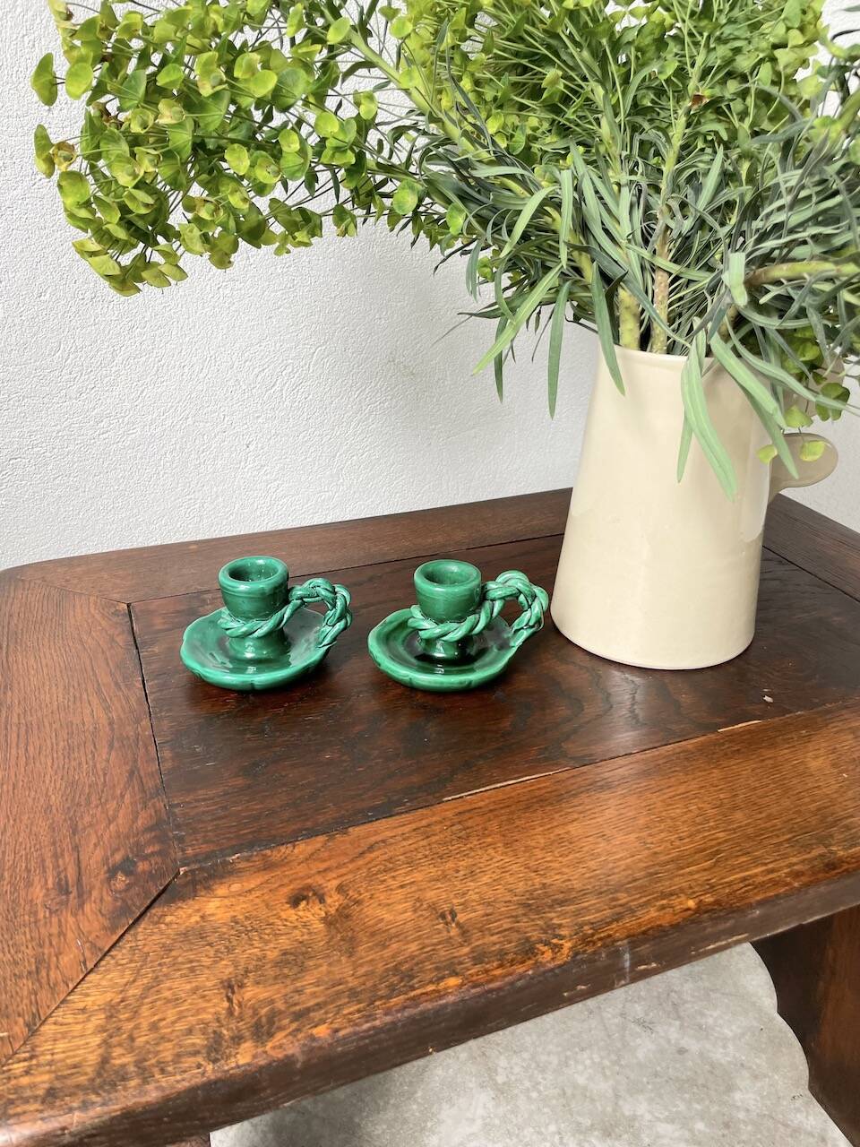 Paire de bougeoirs à main céramique verte