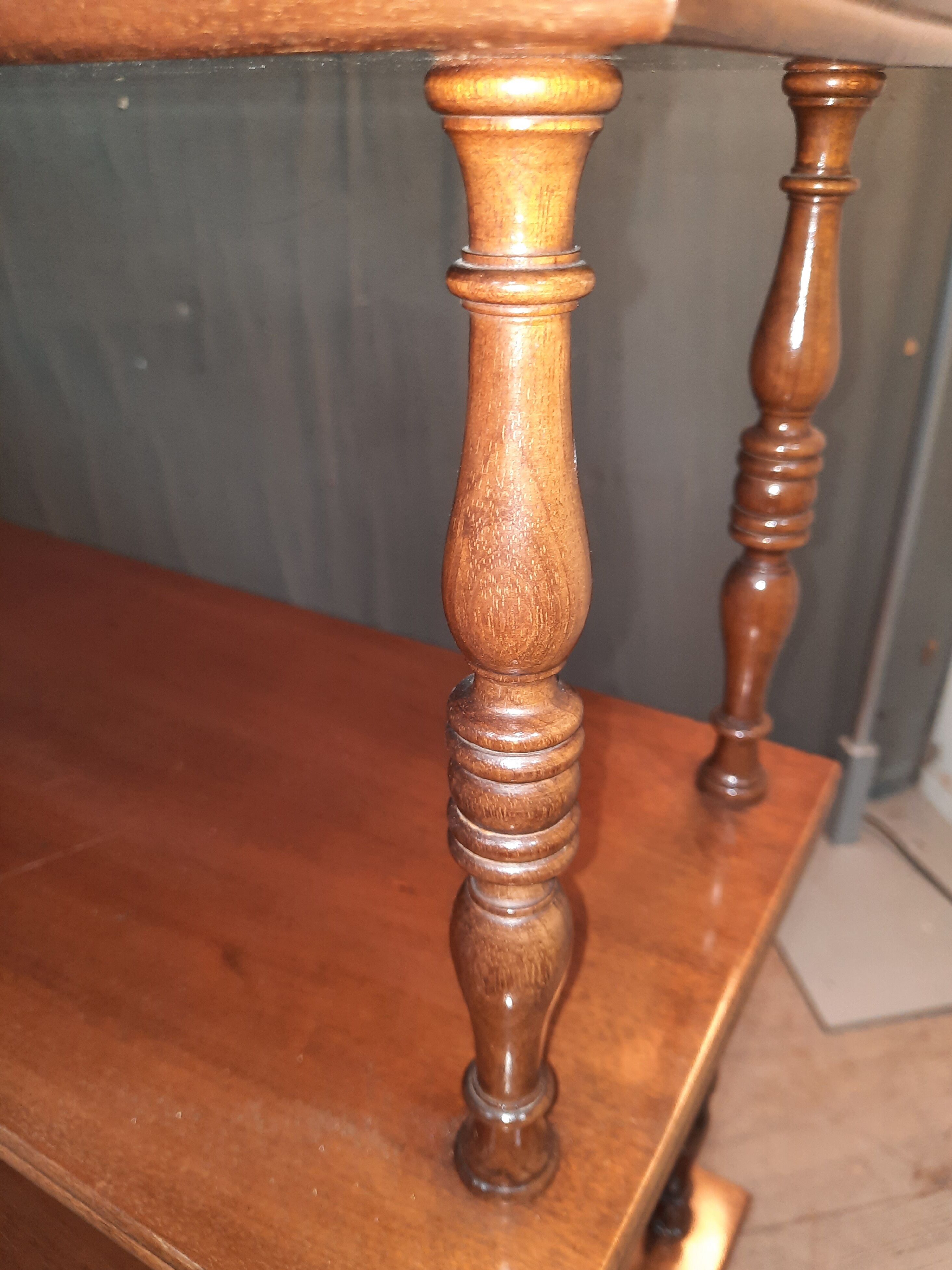 English mahogany etagerd