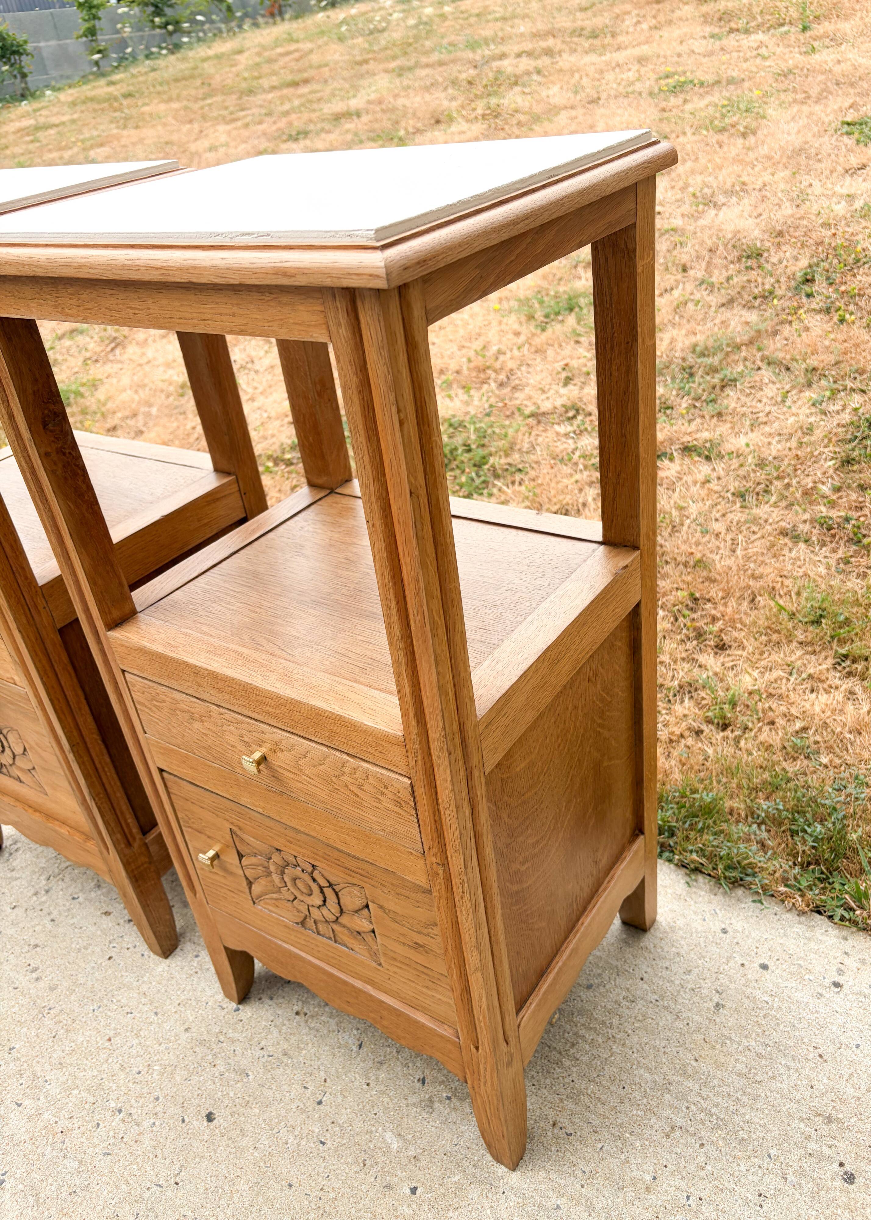 Art Deco pair of bedside tables in oak, 1930s.