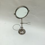 Barber's mirror on foot