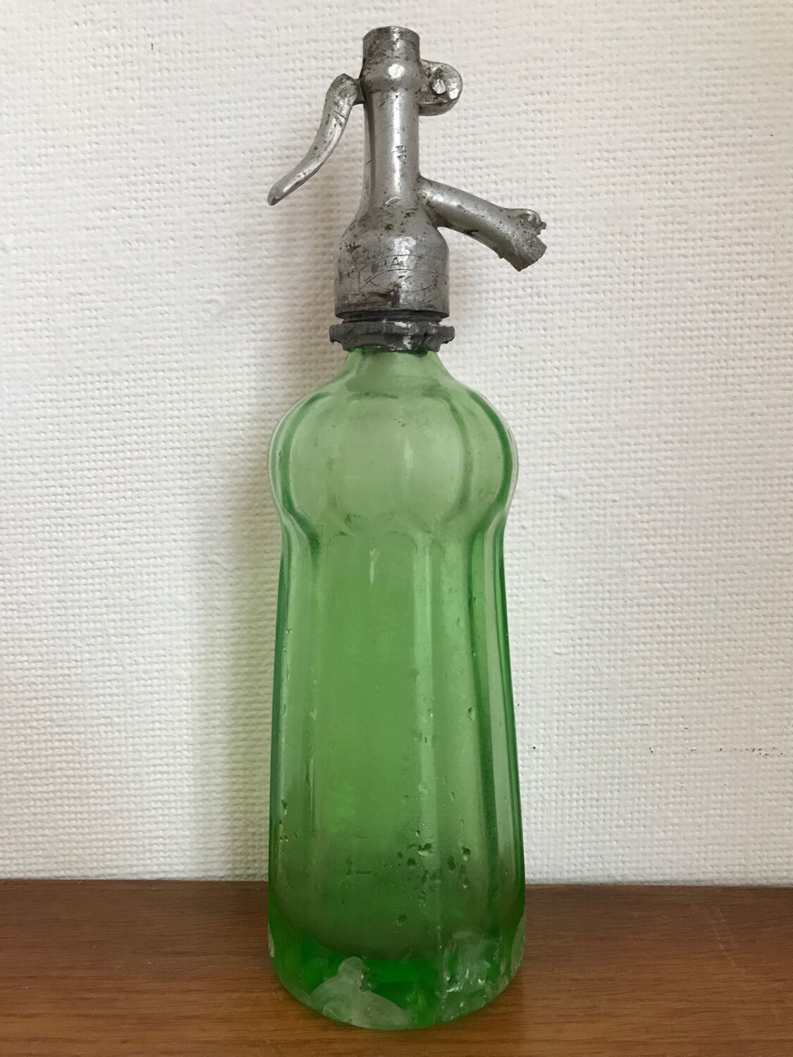 Siphon uralin / uranium / yellow green marquise shape