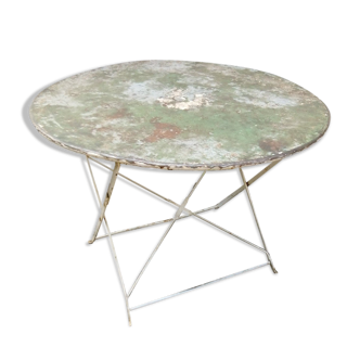 Ancienne table de jardin pliante en fer