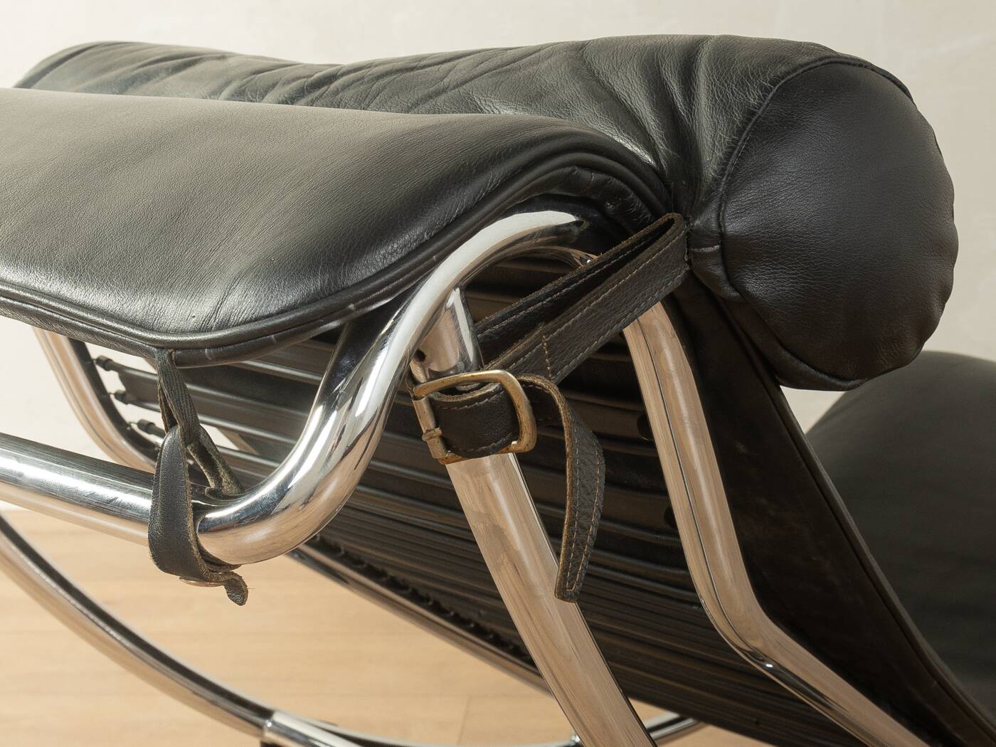 Cassina | Le Corbusier, Pierre Jeanneret & Charlotte Perriand LC4 chaise longue