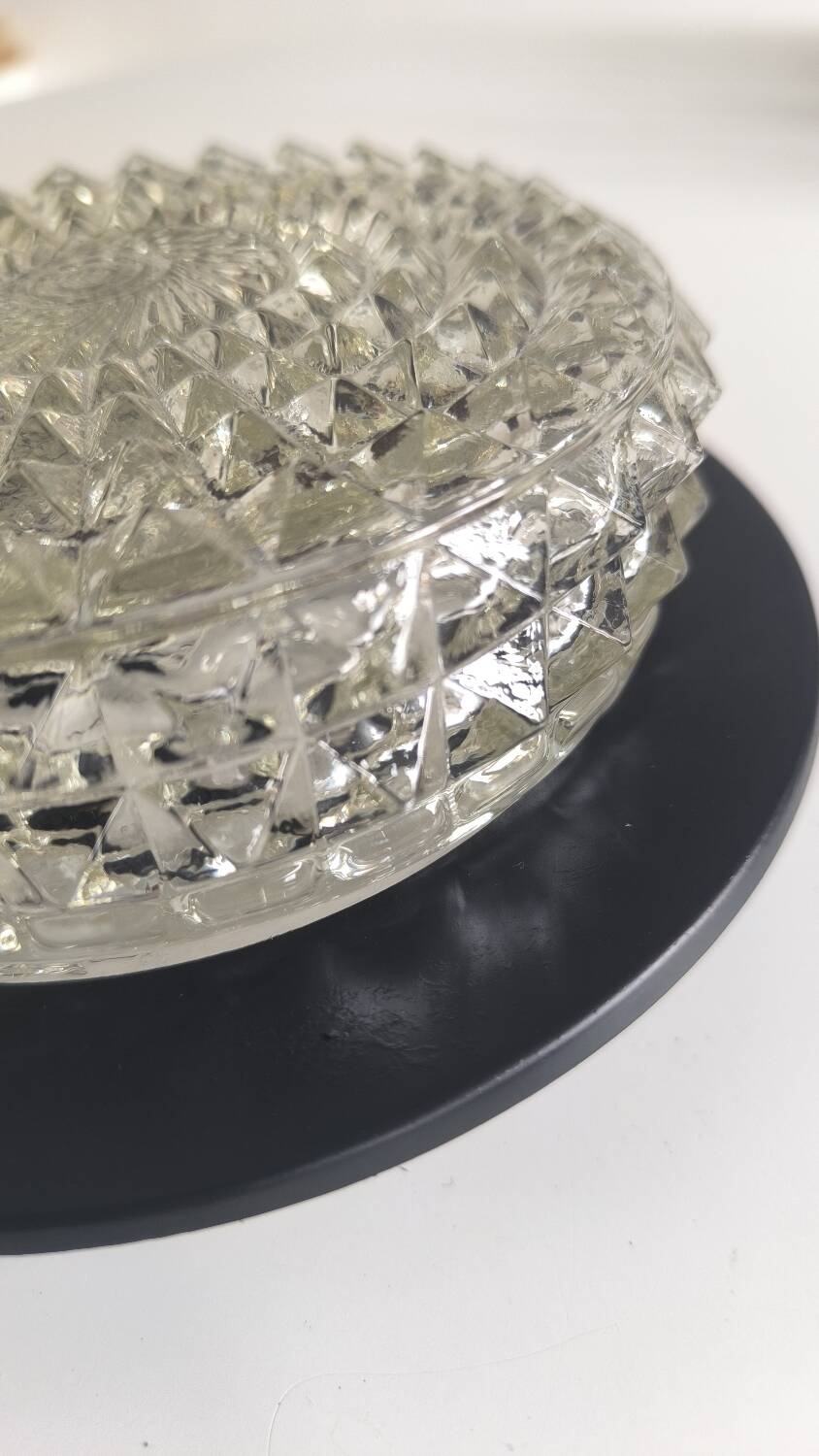 Wall lamp in chiseled glass and lacquered metal 1970