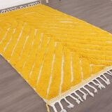 Ecru Moroccan rug with geometric patterns 250cm x 150cm