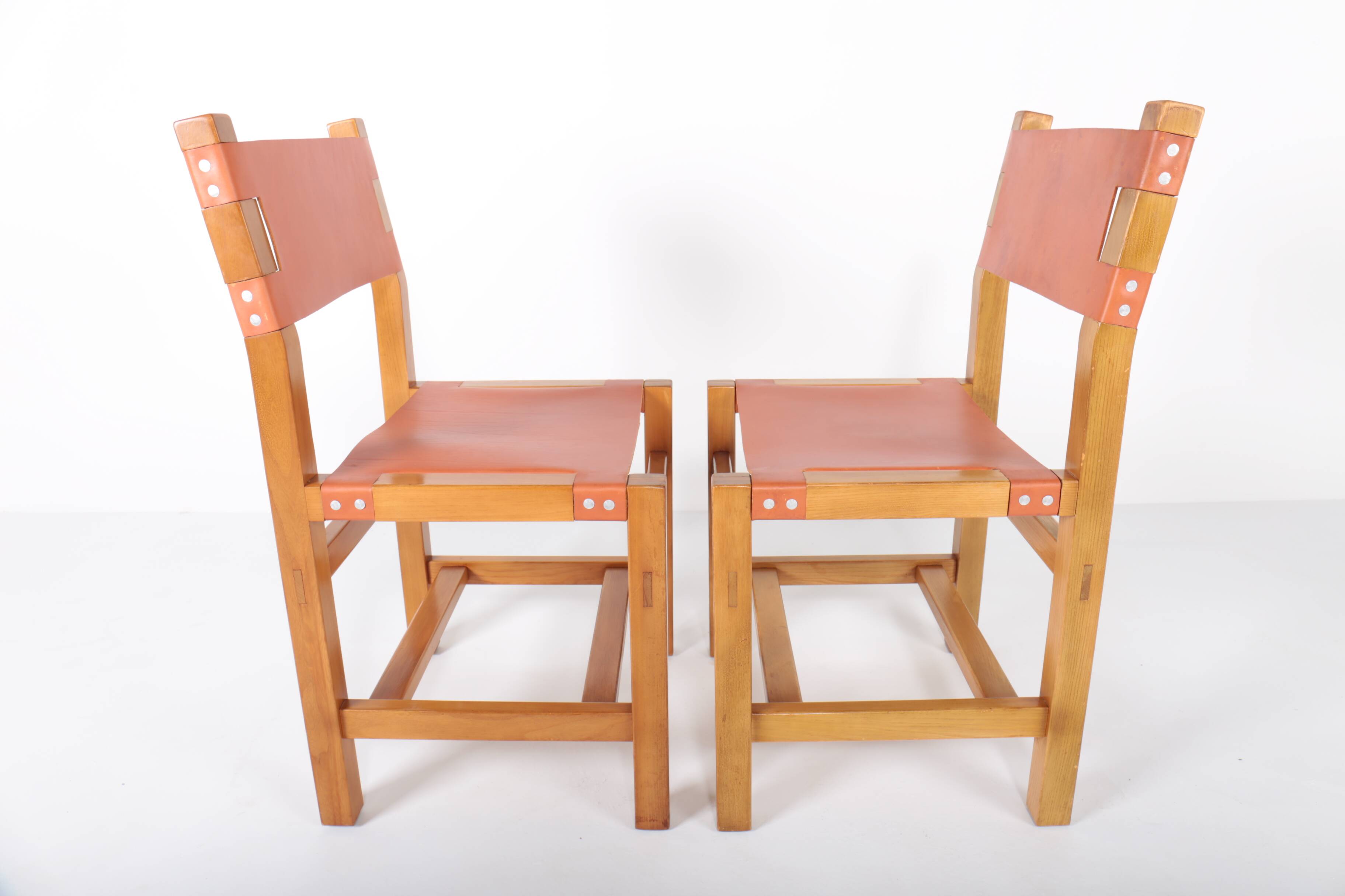 Set of 6 chairs in elm and leather Maison Regain edition