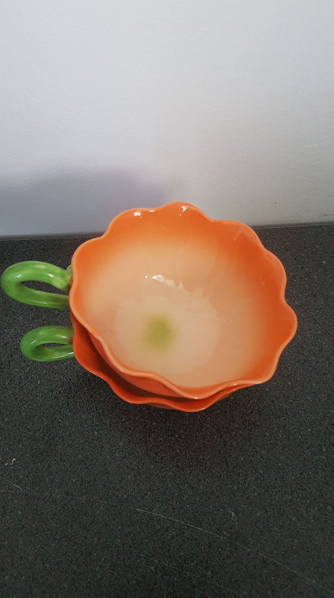 Pair of slurry cups flowers