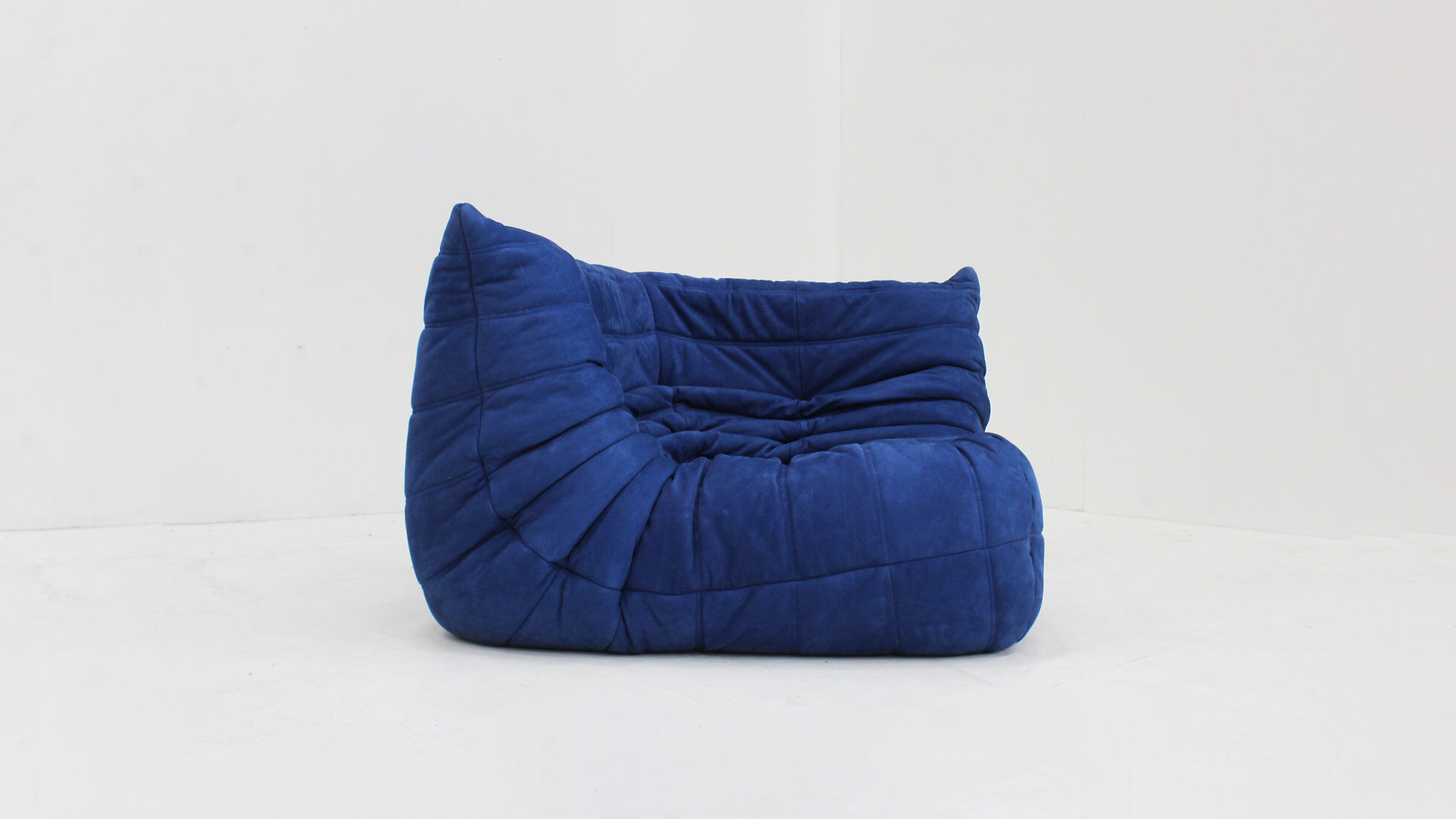Togo Ligne Roset blue leather corner armchair by Michel Ducaroy for Ligne Roset