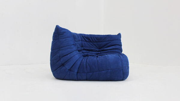Fauteuil d'angle en cuir bleu Togo de Michel Ducaroy pour Ligne Roset