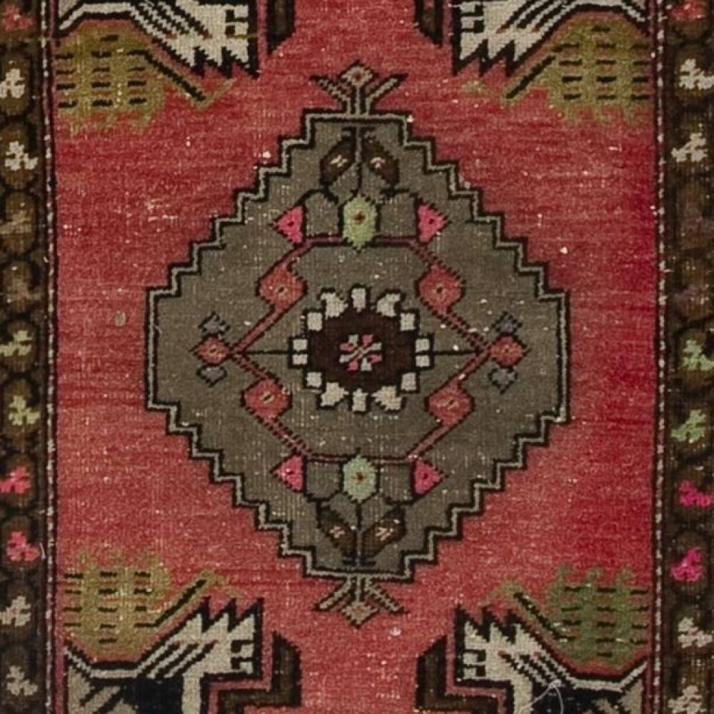 Handmade Accent Rug. Vintage Door Mat. Turkish Seat Cover. Entryway Mat. Kitchen Rug