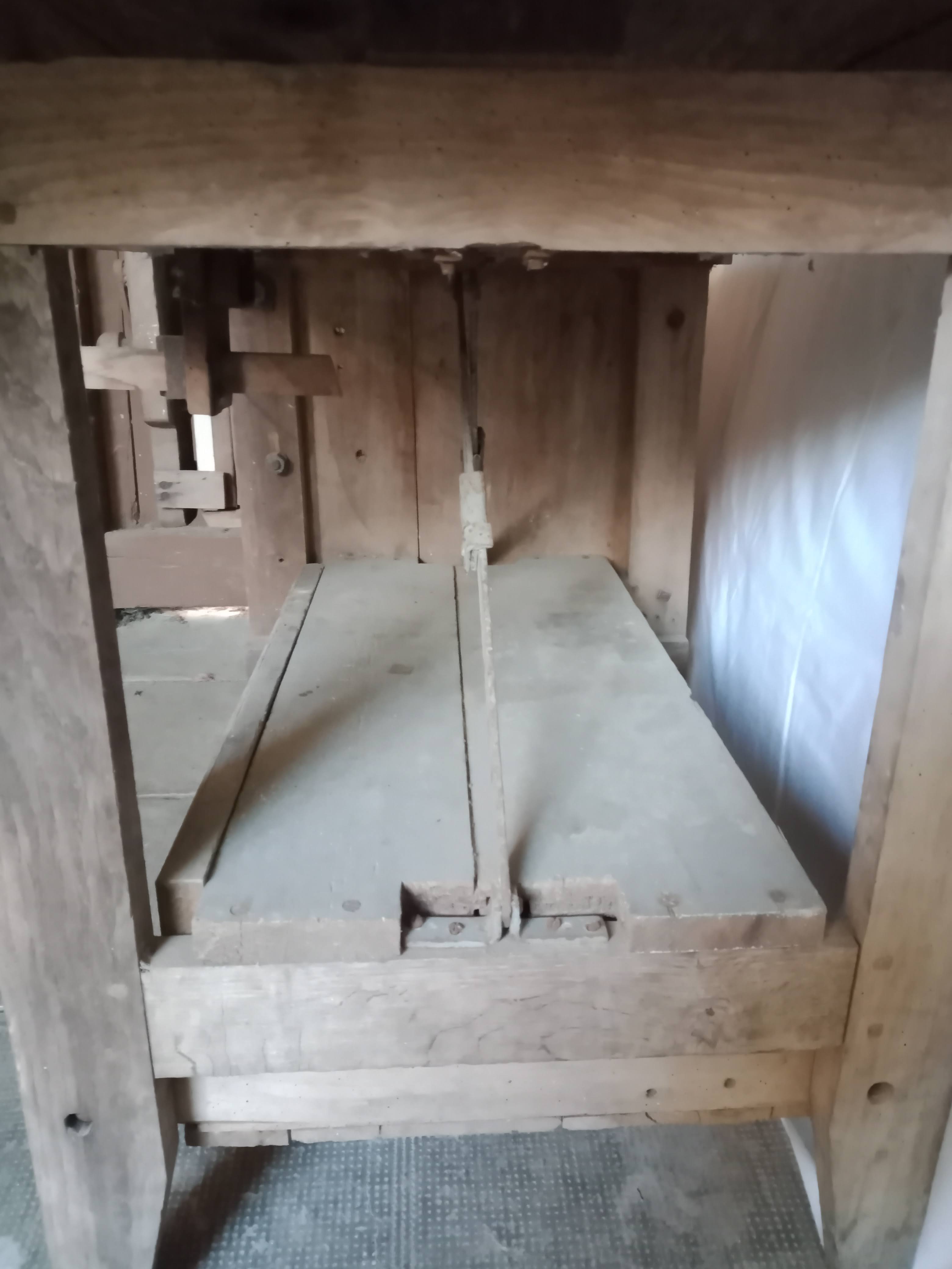 antique workbench with one drawer and two vices