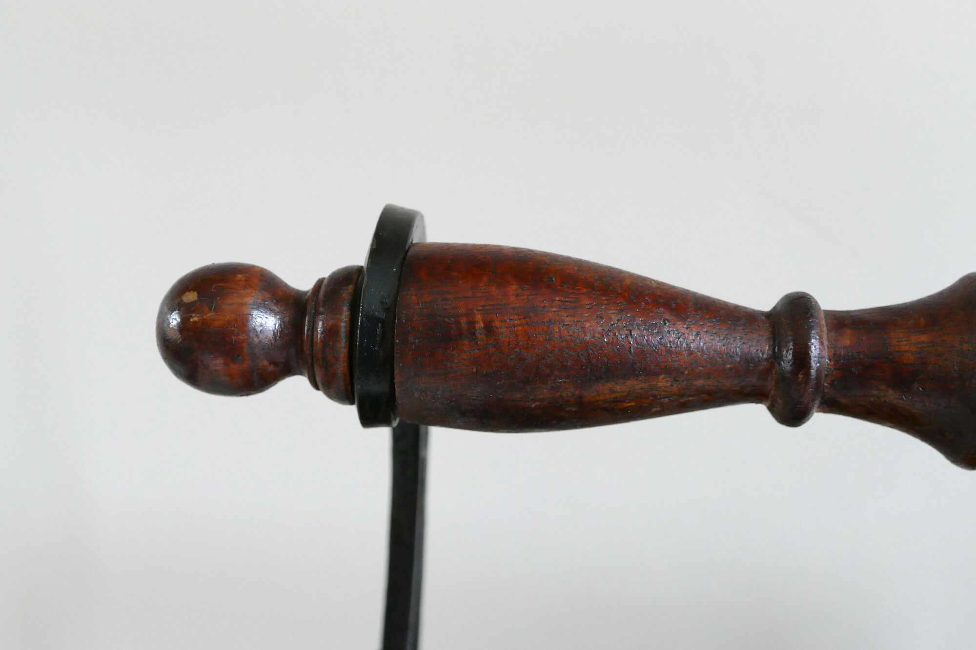 Porte revue ancien en bois chêne et métal