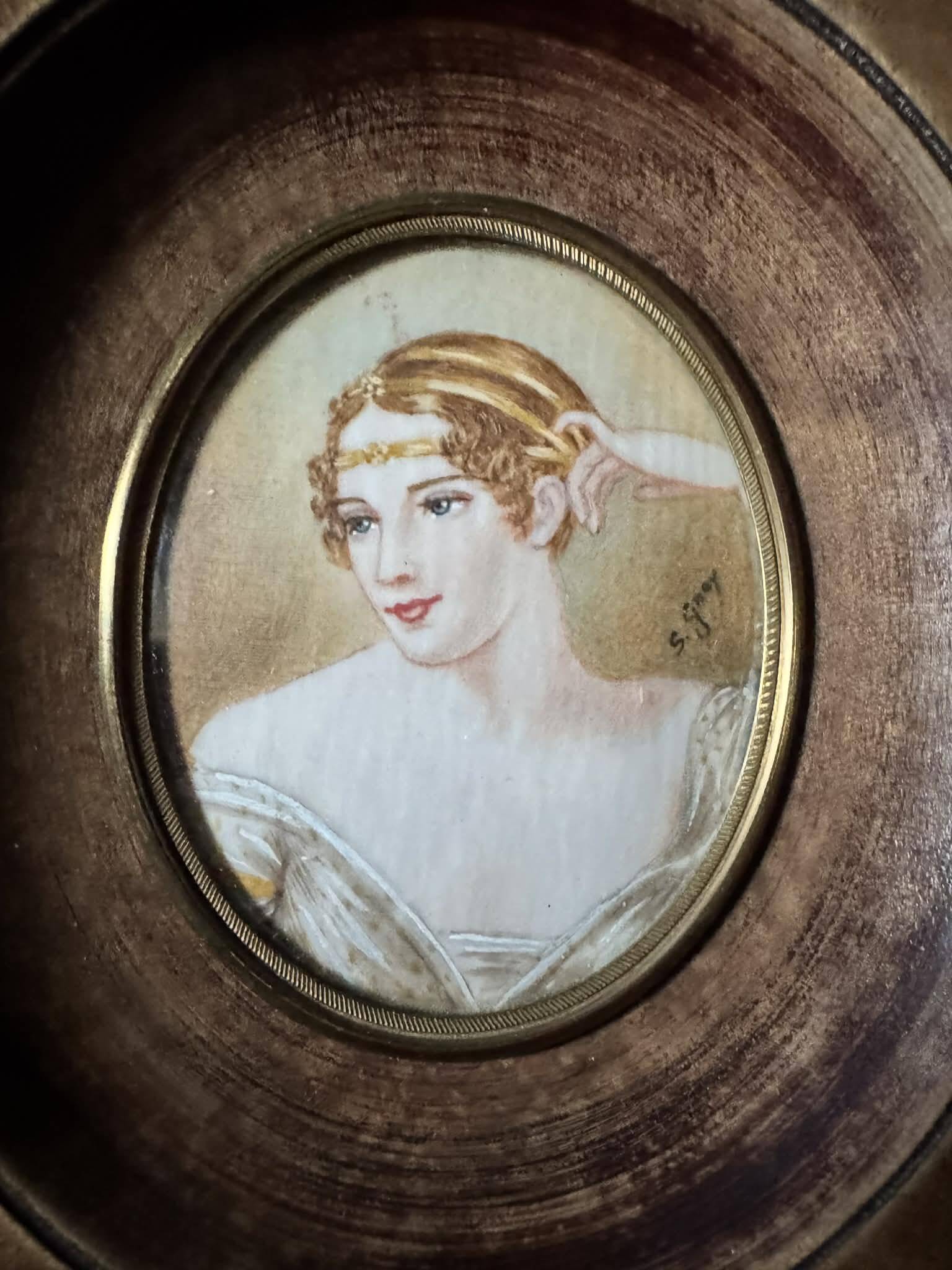 Miniature under glass signed S.Gray