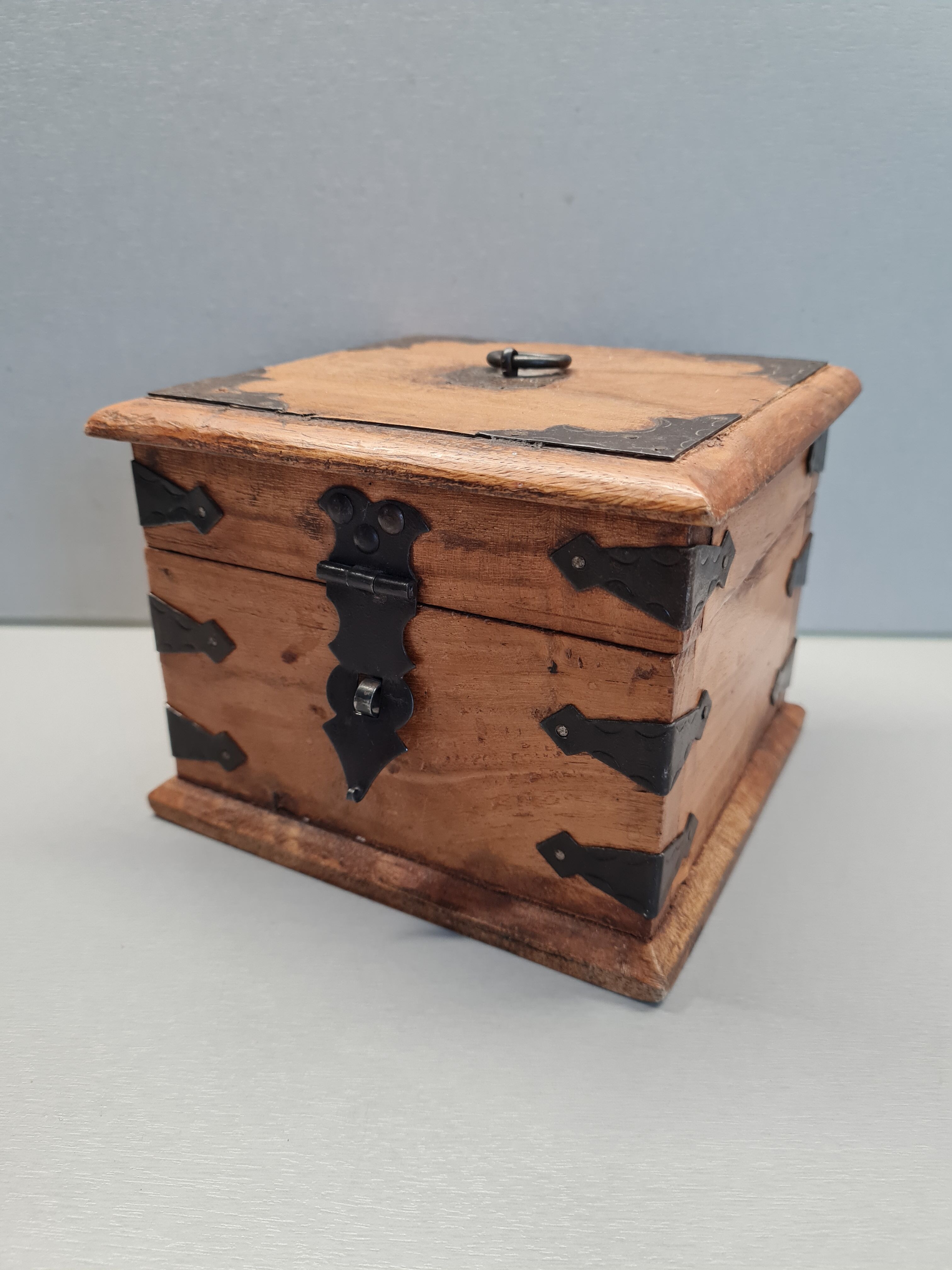 Boite à bijoux en bois