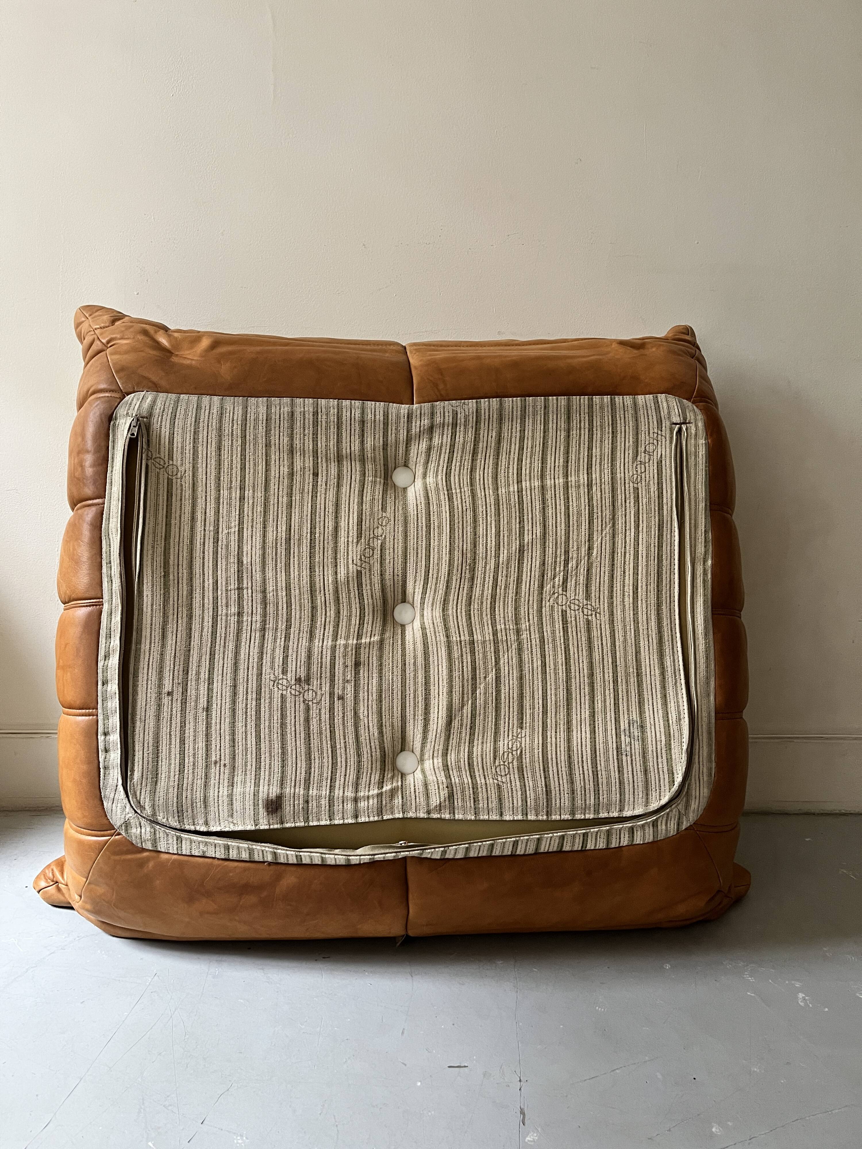 Togo design ottoman pouf by Michel Ducaroy for Ligne Roset, 1st edition 1970
