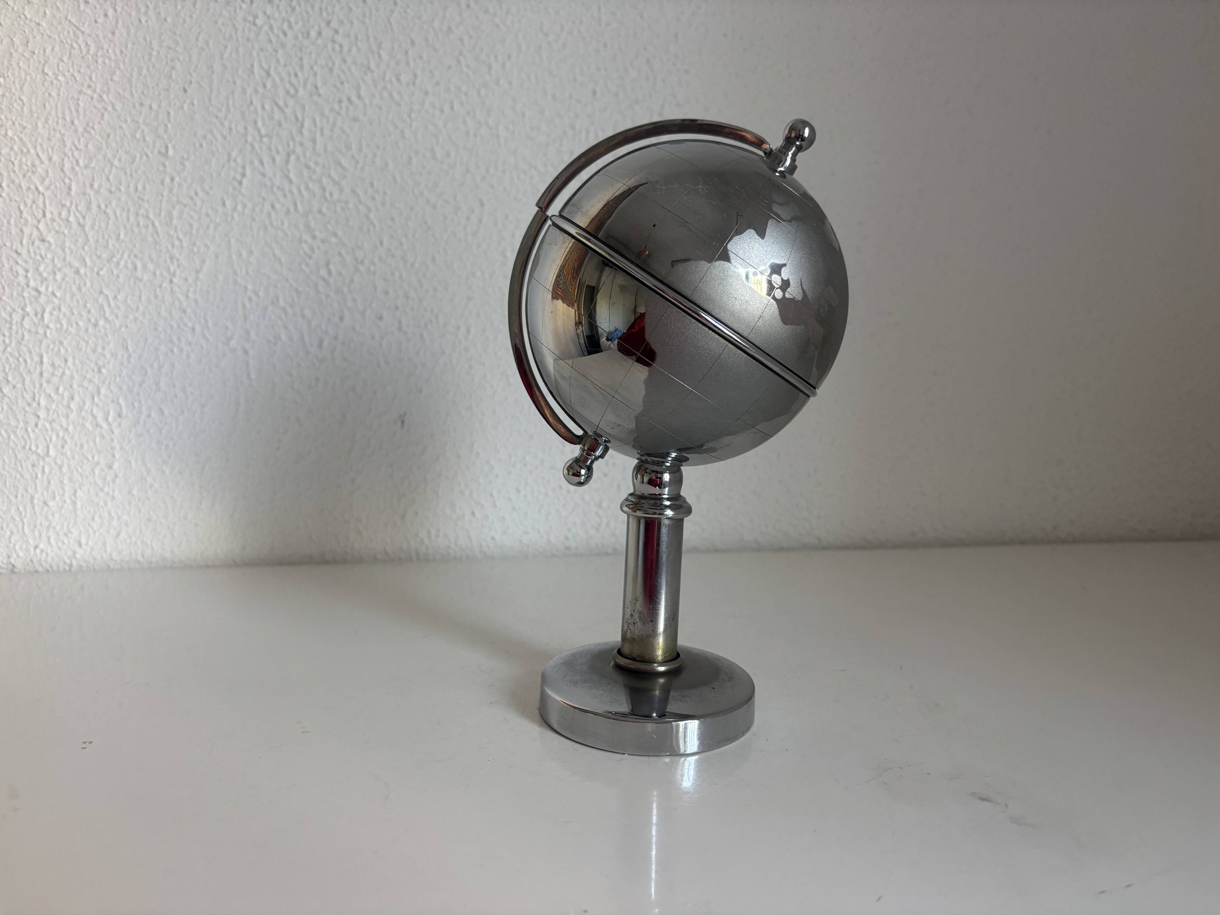 Vintage 1960 cigarette case world map chrome dispenser - 22 x 13 cm