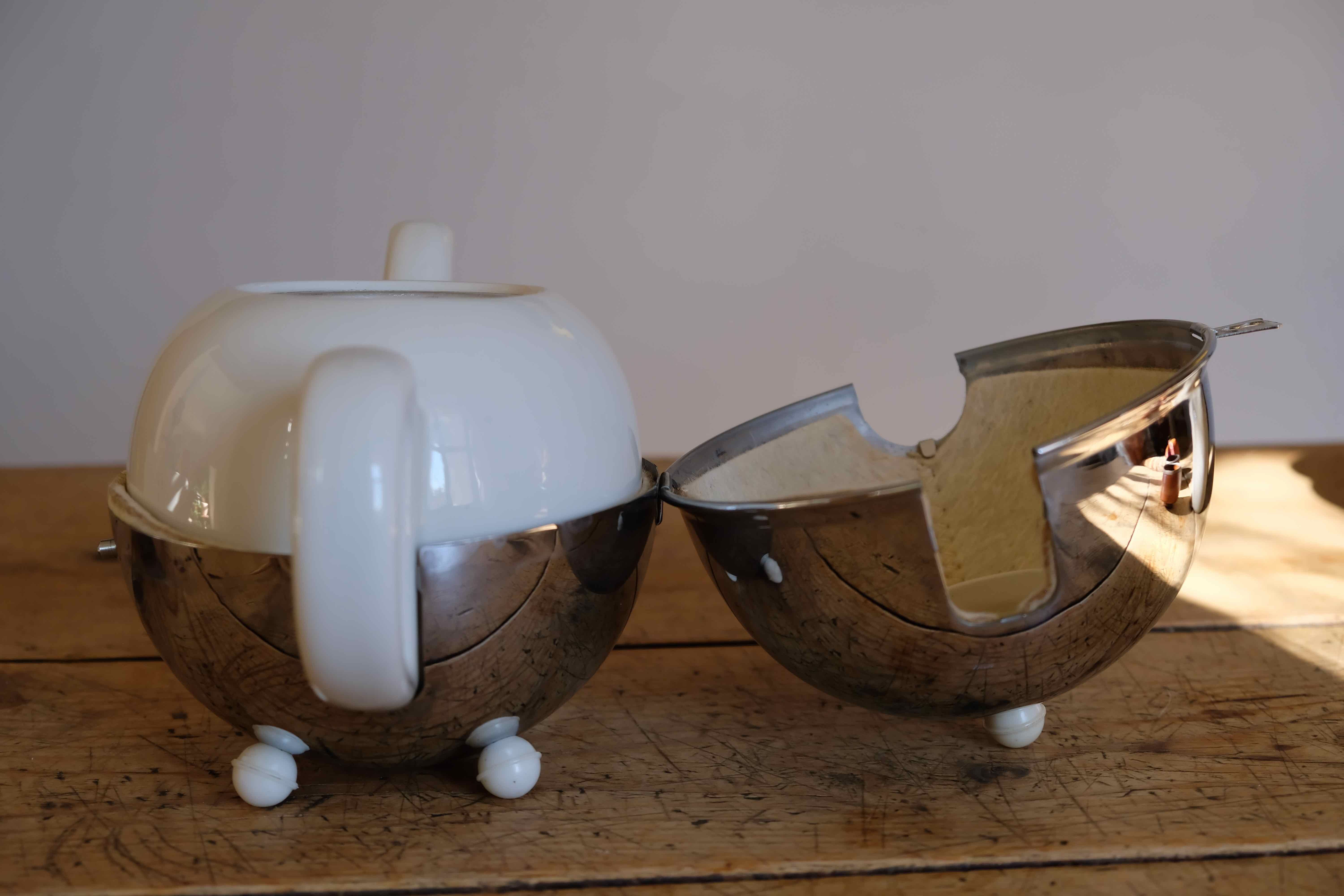 EVER HOT teapot of the 50s, made in England