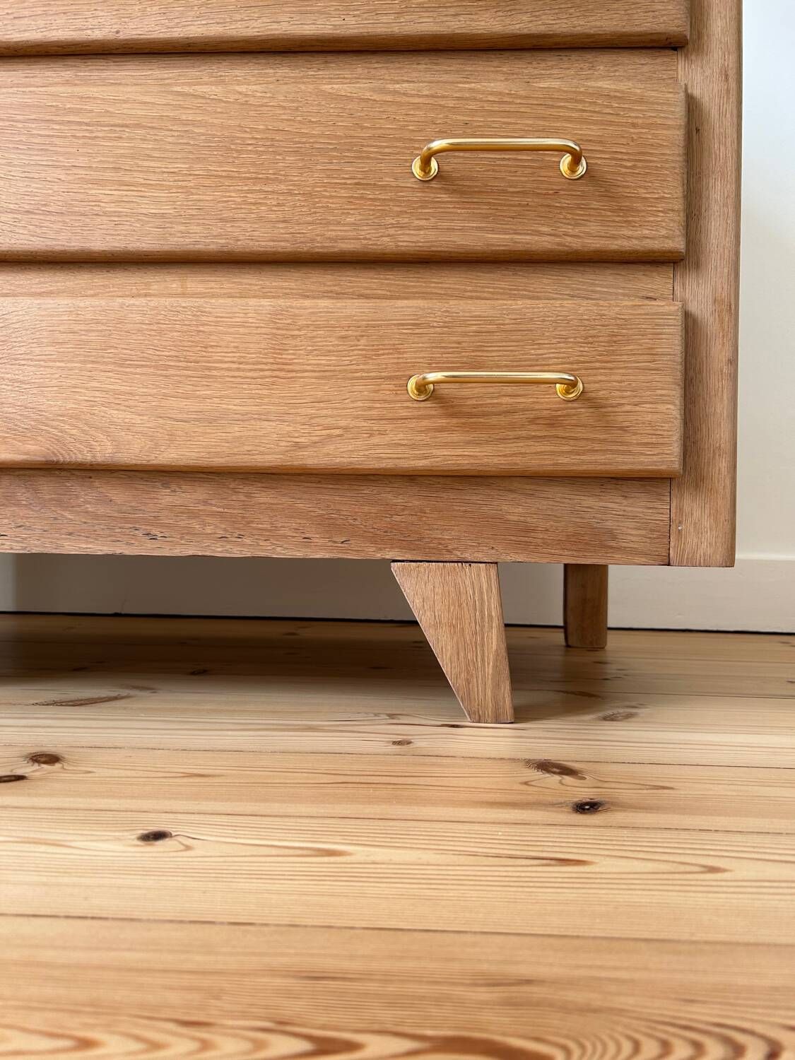 Commode vintage en chêne brut (rénovée)
