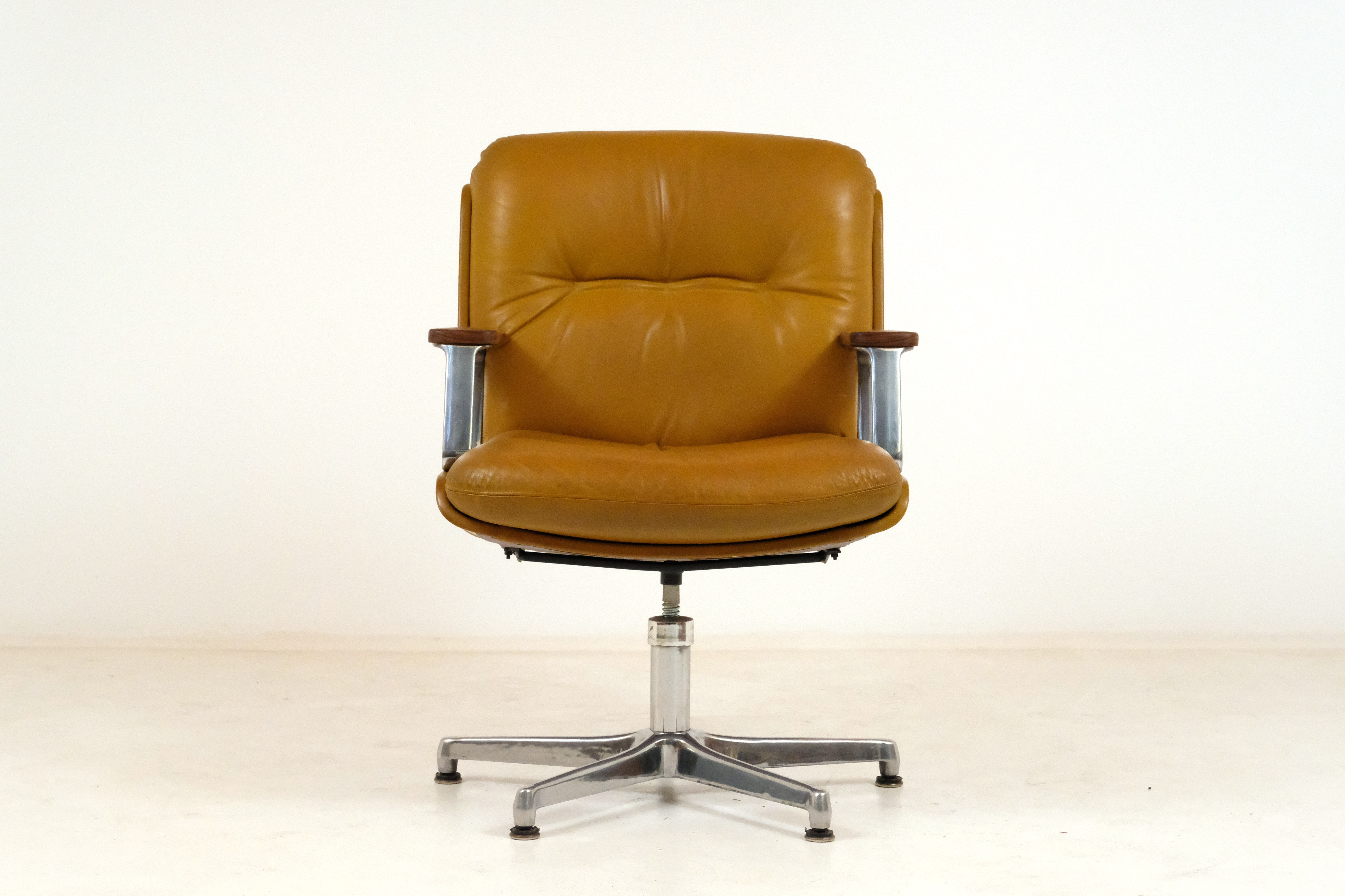 Vaghi leather, aluminium and teak office chair 1970s