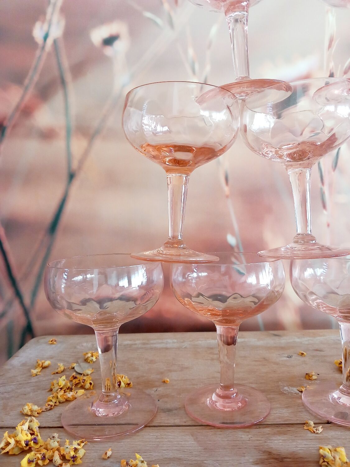 Champagne glasses x9